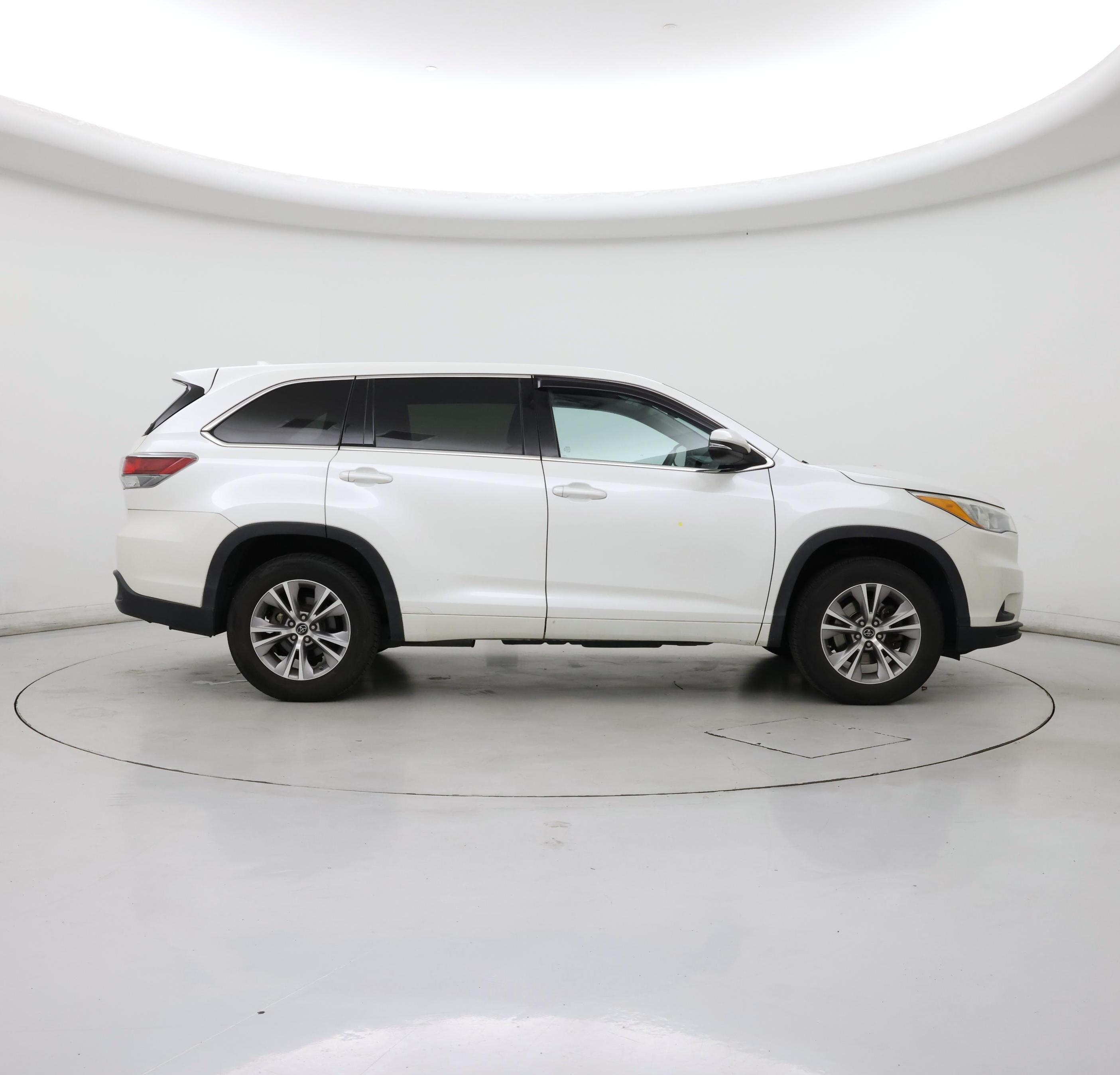Thumbnail: 2016 Toyota Highlander - 7