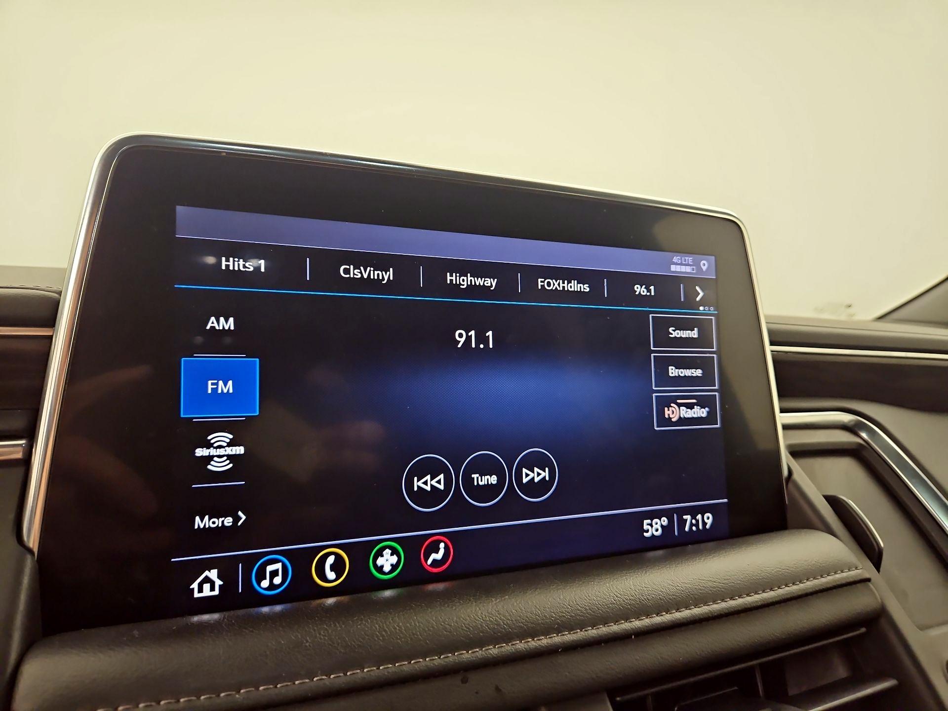 Thumbnail: 2021 Chevrolet Suburban - 15