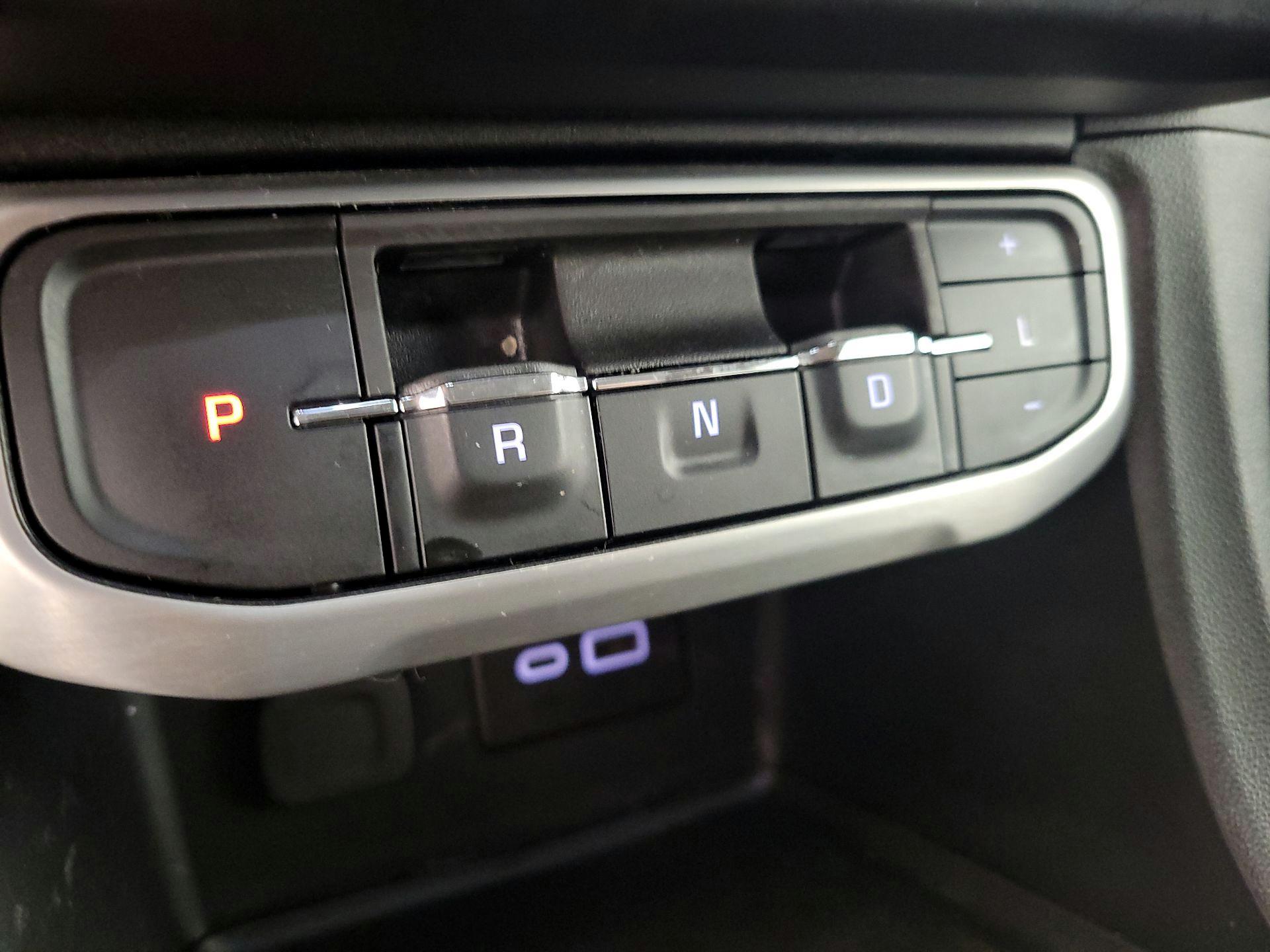 Thumbnail: 2023 GMC Acadia - 17