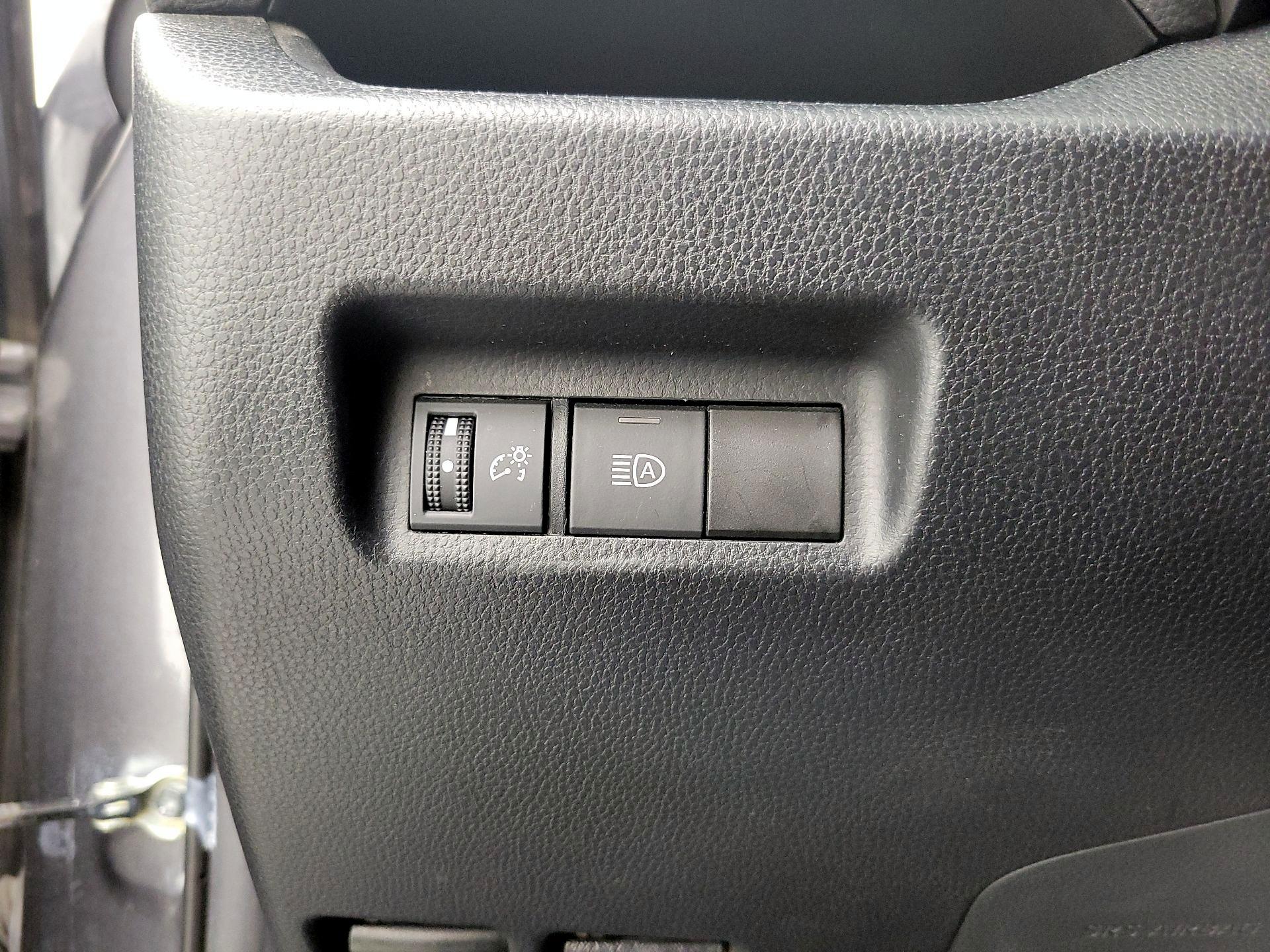 Thumbnail: 2021 Toyota RAV4 - 13