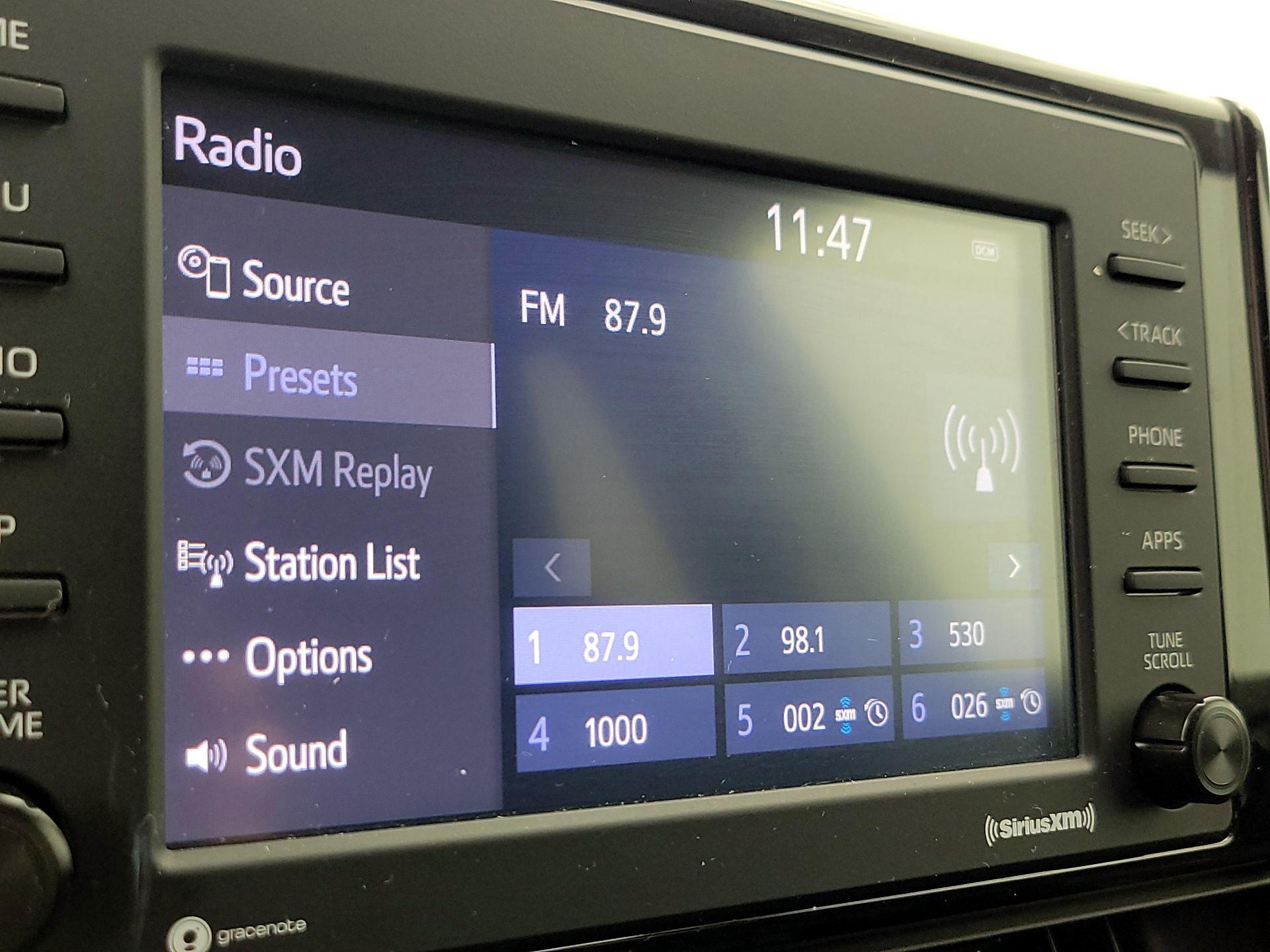 Thumbnail: 2021 Toyota RAV4 - 15