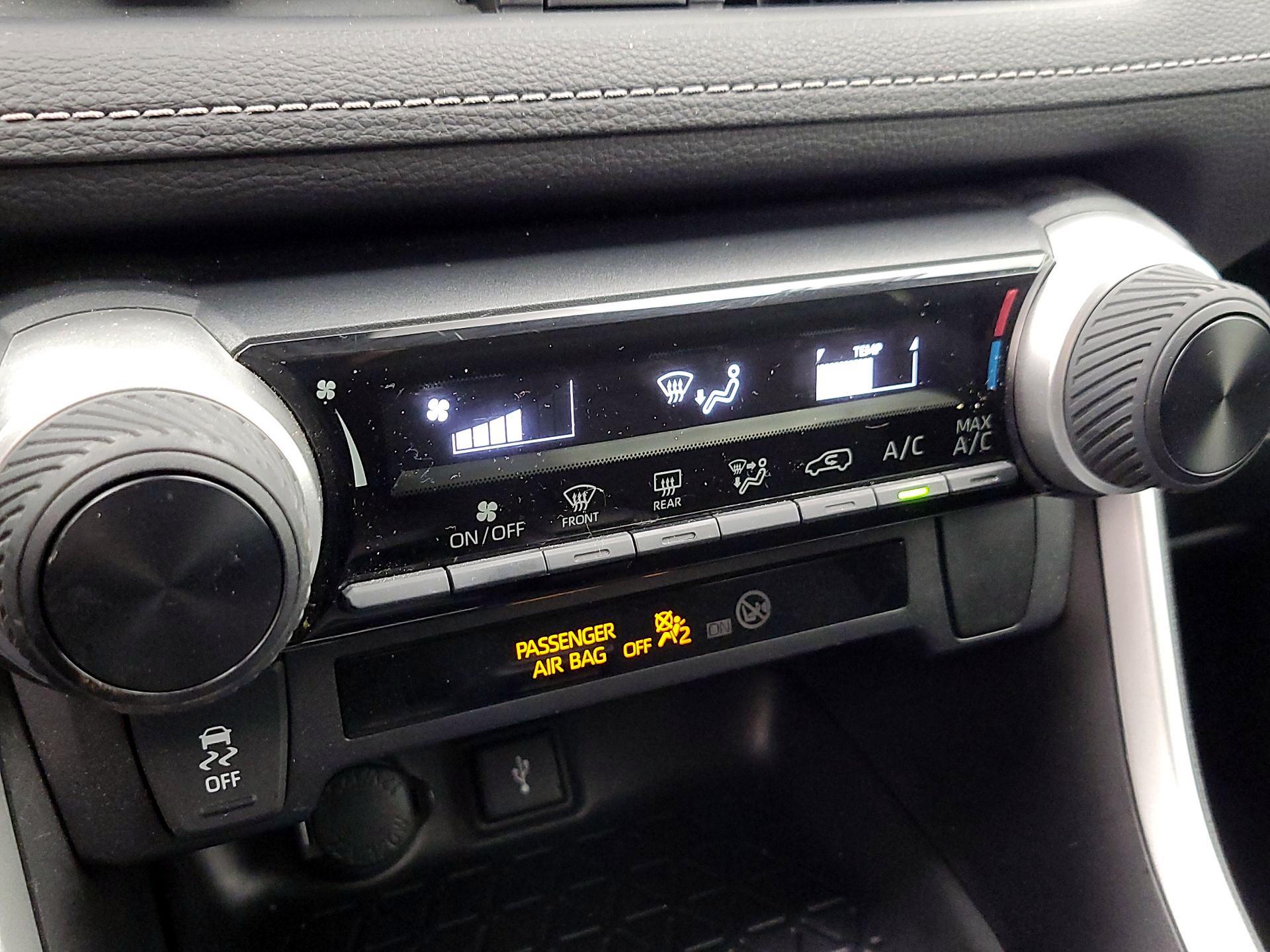 Thumbnail: 2021 Toyota RAV4 - 16