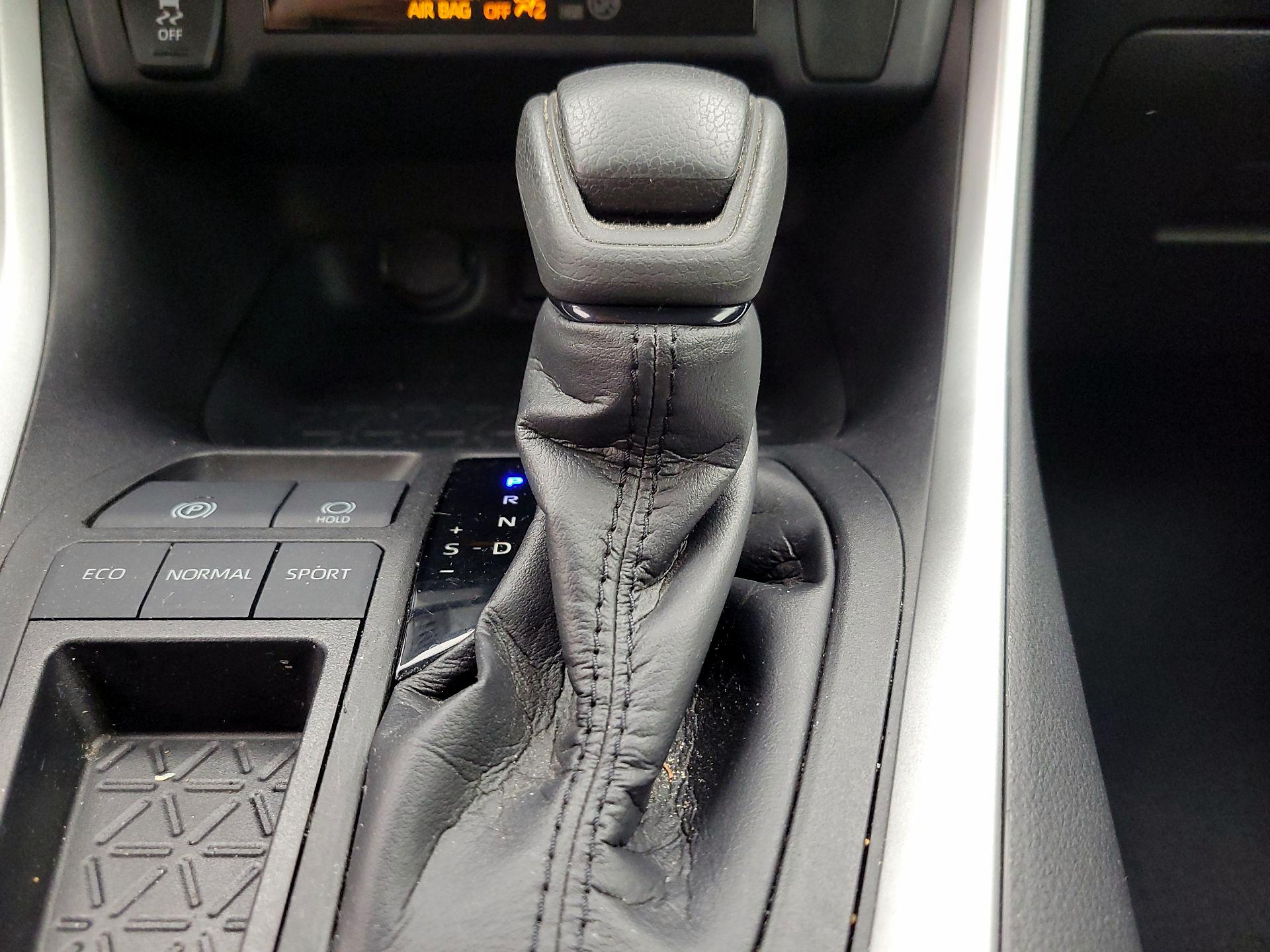 Thumbnail: 2021 Toyota RAV4 - 17