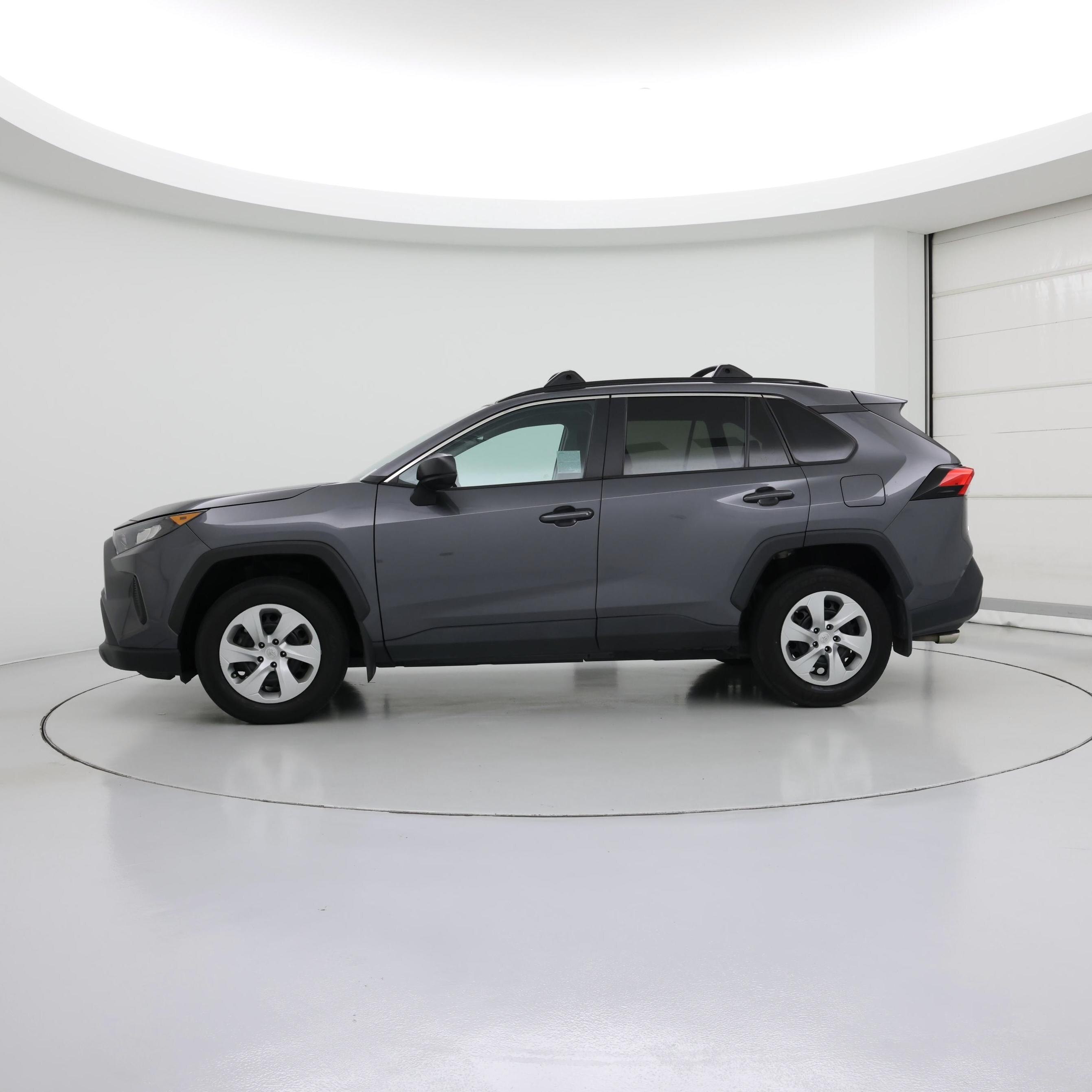 Thumbnail: 2021 Toyota RAV4 - 3