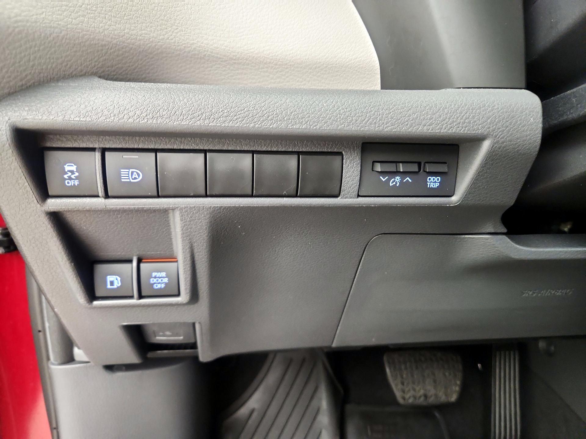 Thumbnail: 2024 Toyota Sienna - 13