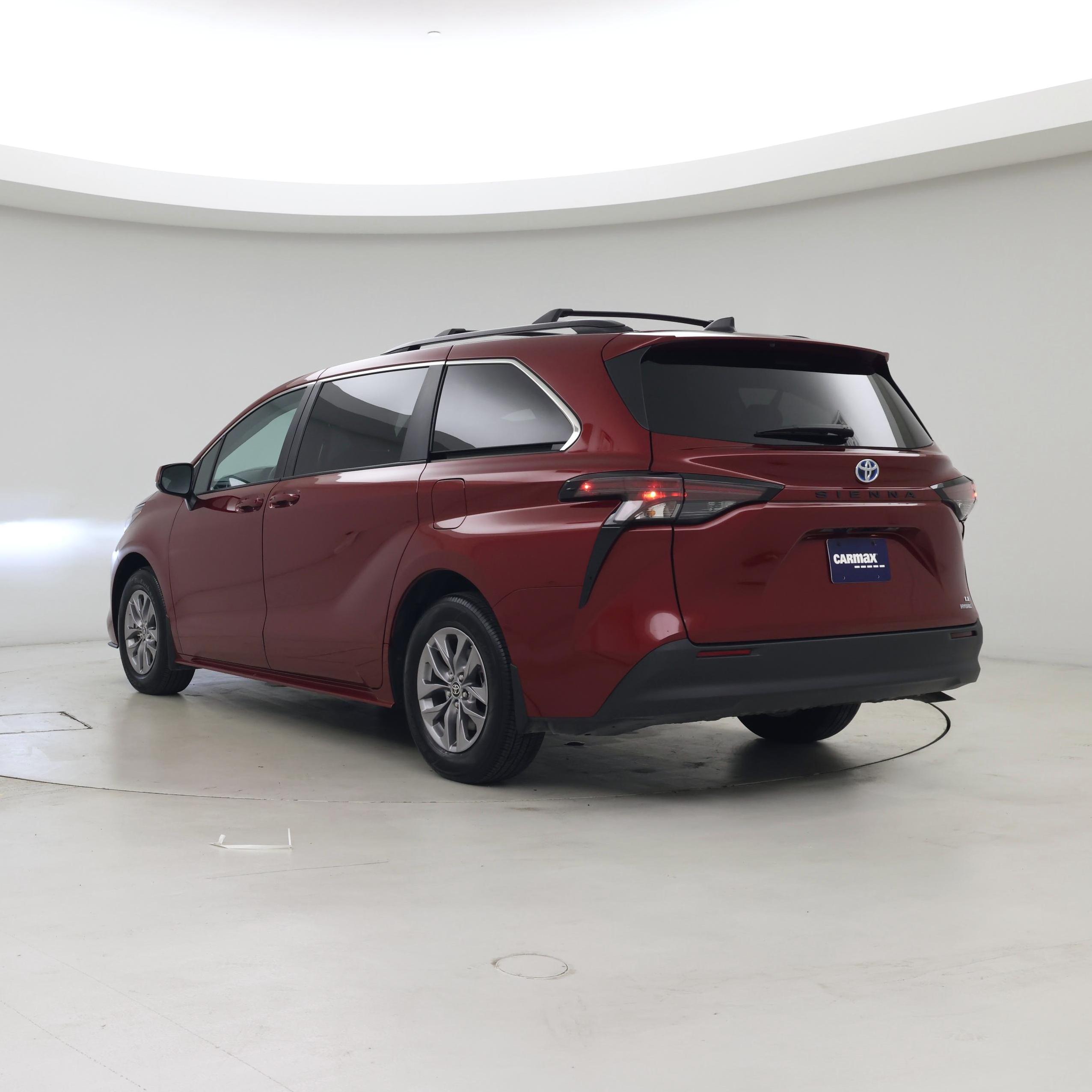 Thumbnail: 2024 Toyota Sienna - 2