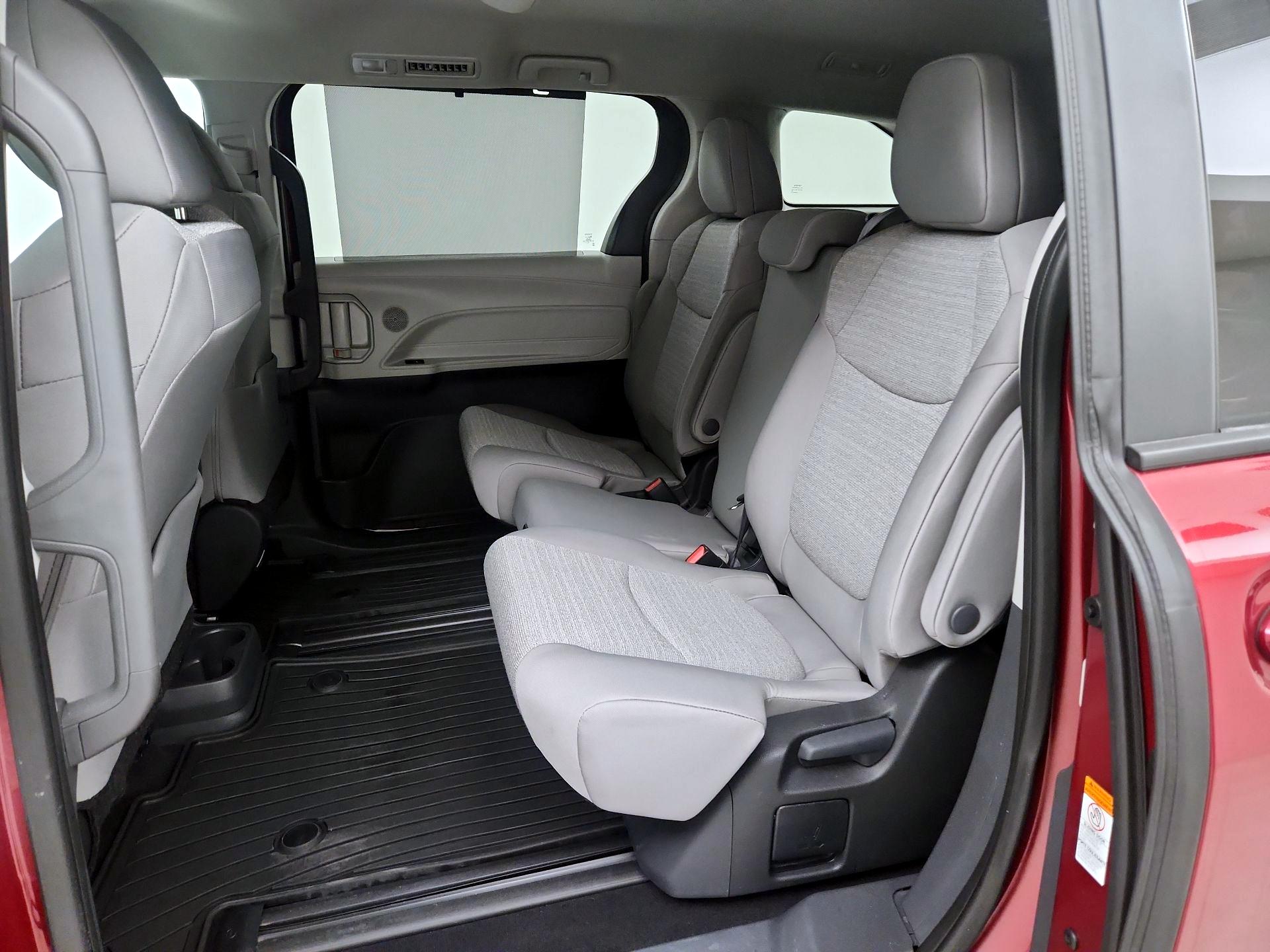 Thumbnail: 2024 Toyota Sienna - 19