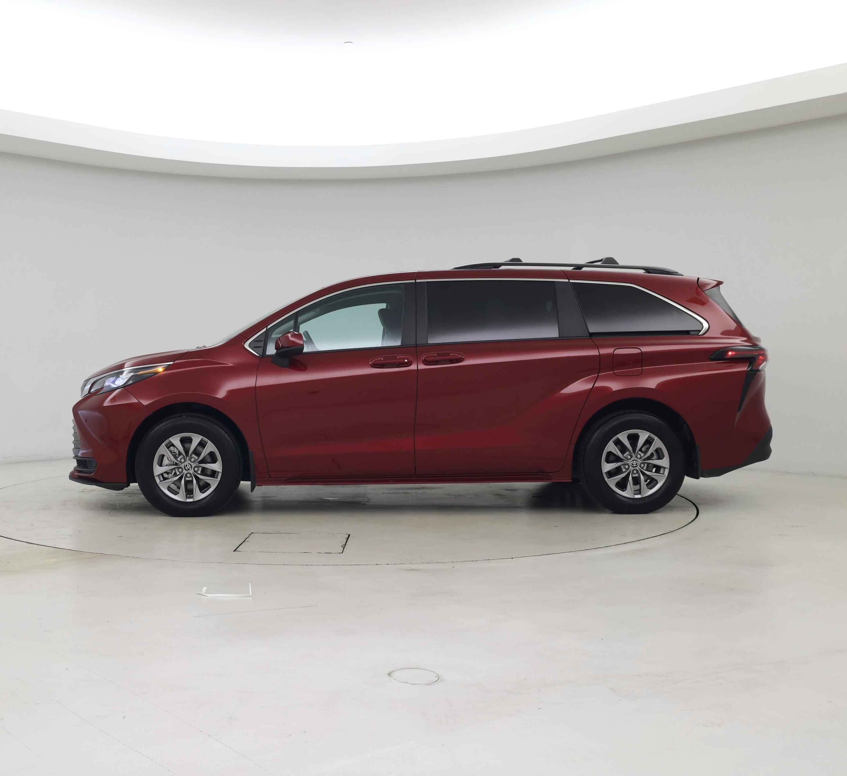 Thumbnail: 2024 Toyota Sienna - 3