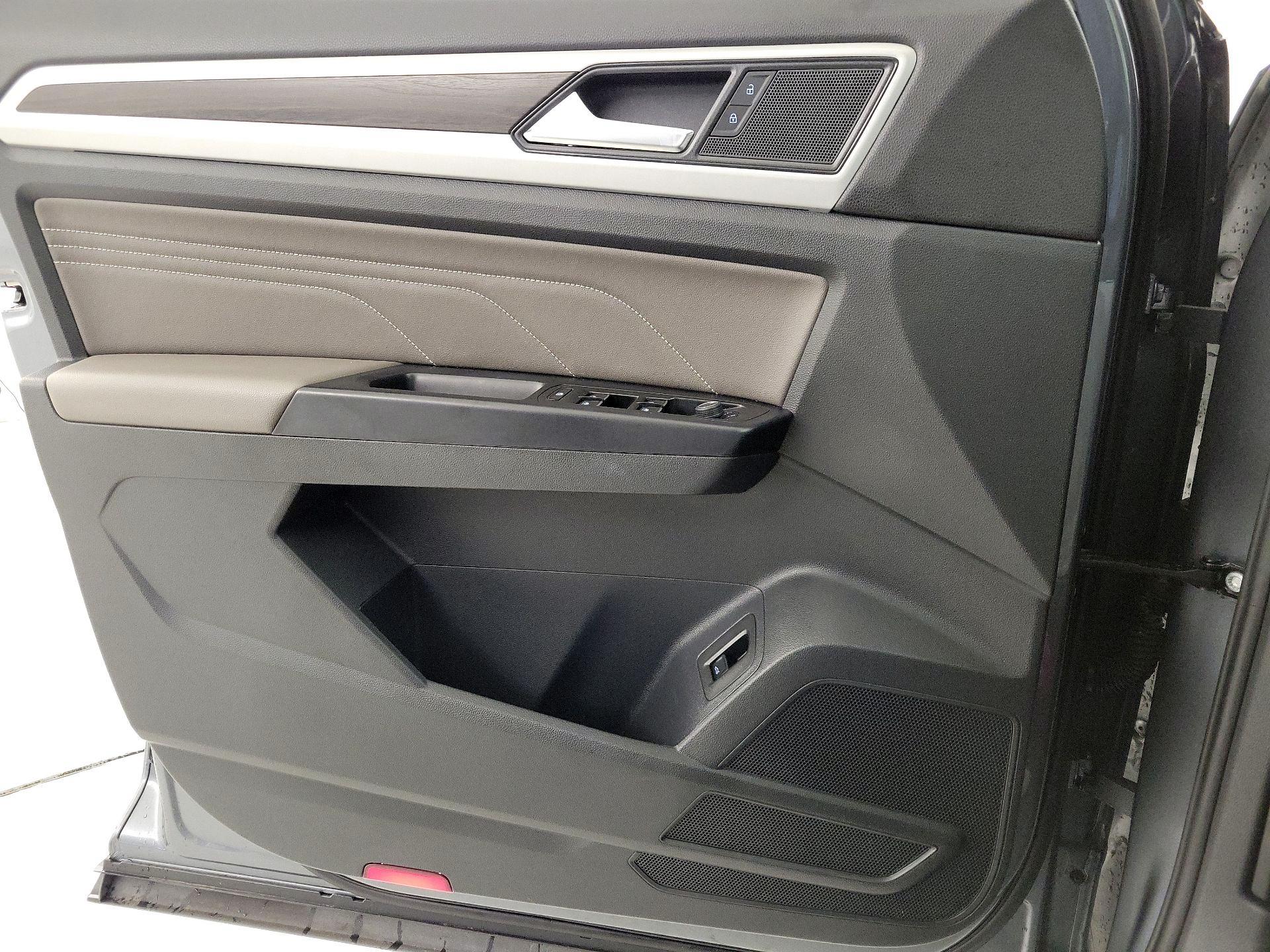 Thumbnail: 2021 Volkswagen Atlas - 12