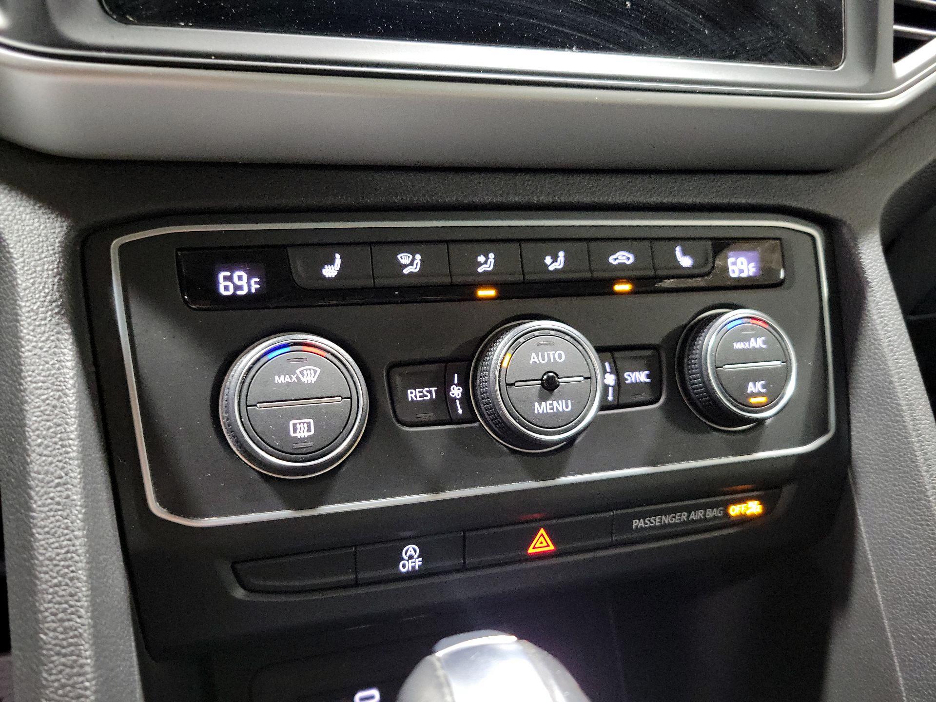 Thumbnail: 2021 Volkswagen Atlas - 16