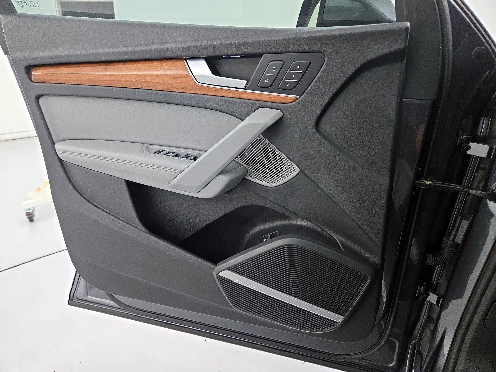 Thumbnail: 2022 Audi Q5 - 12