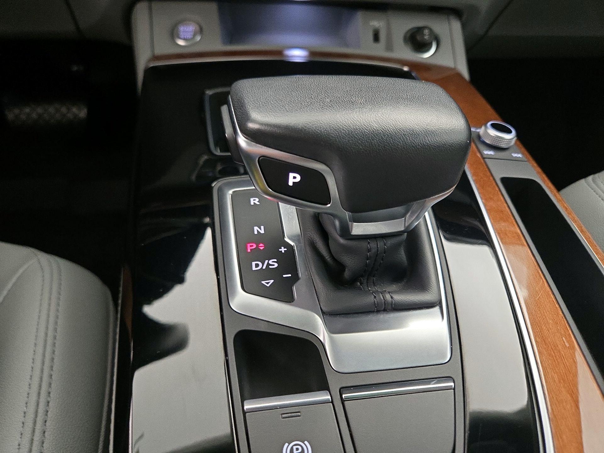 Thumbnail: 2022 Audi Q5 - 17