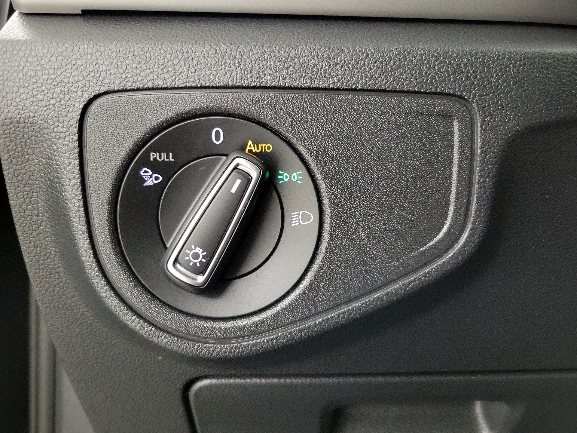 Thumbnail: 2021 Volkswagen Atlas - 13