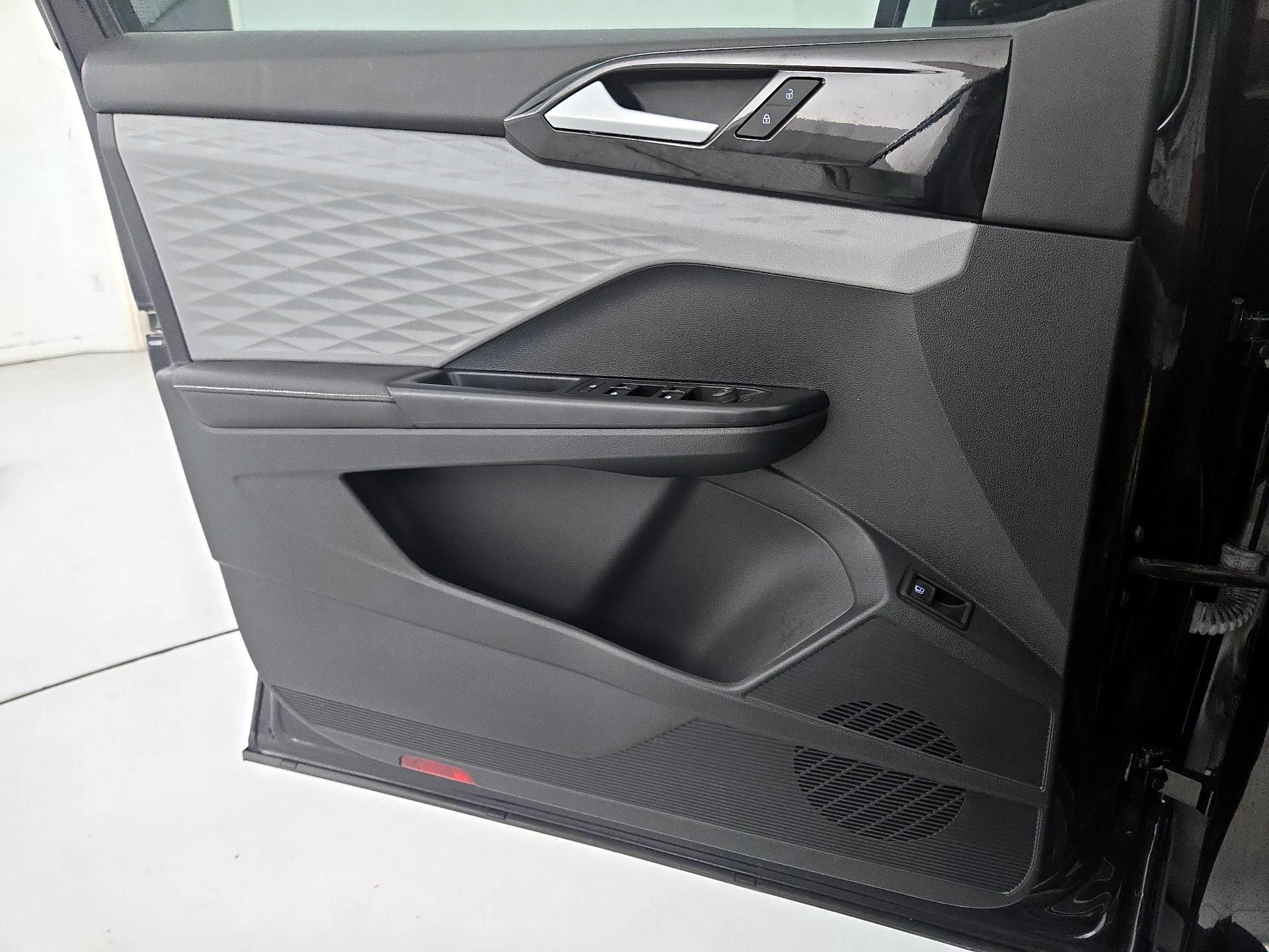 Thumbnail: 2024 Volkswagen Taos - 12