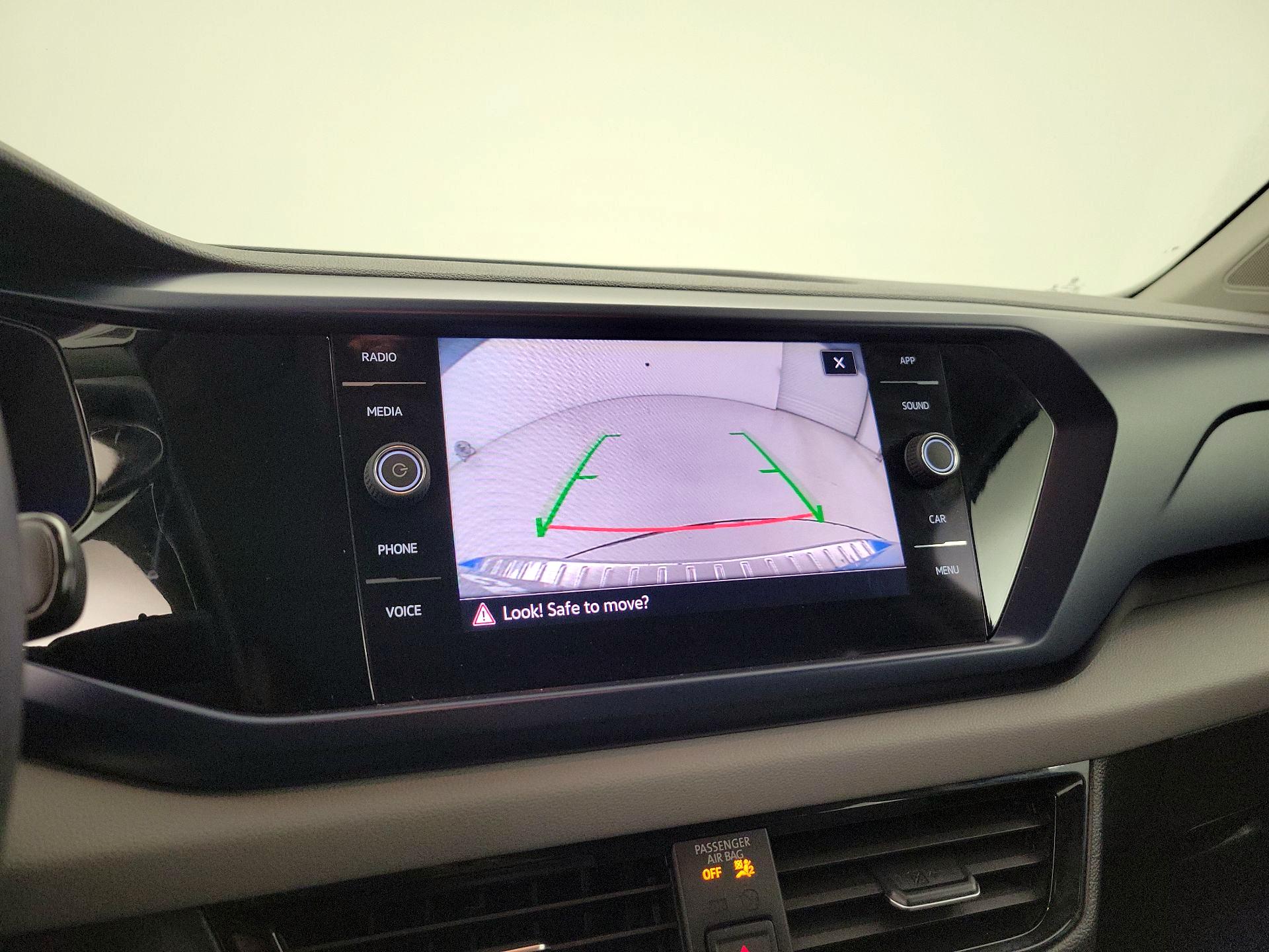 Thumbnail: 2022 Volkswagen Taos - 14