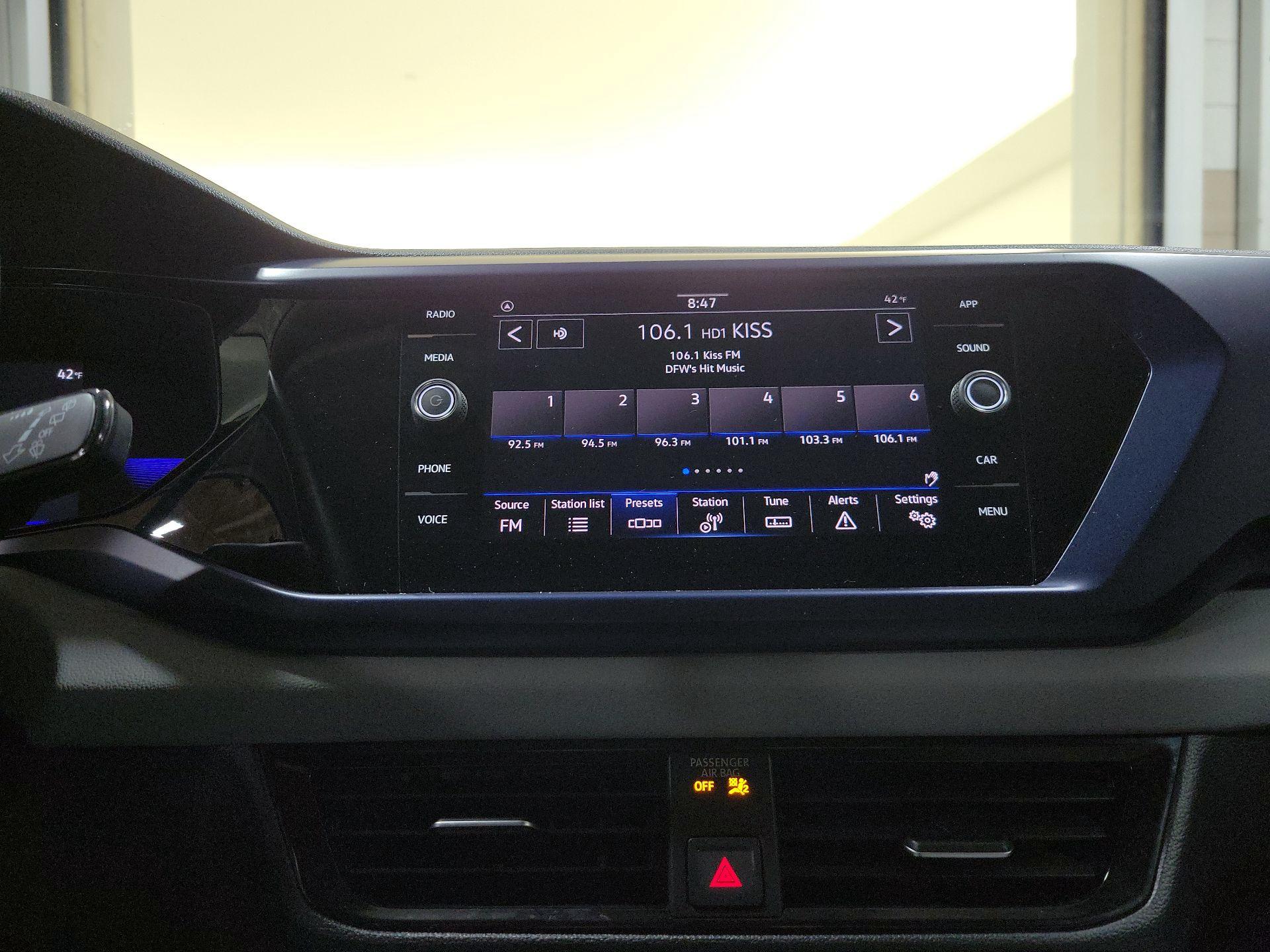 Thumbnail: 2022 Volkswagen Taos - 15