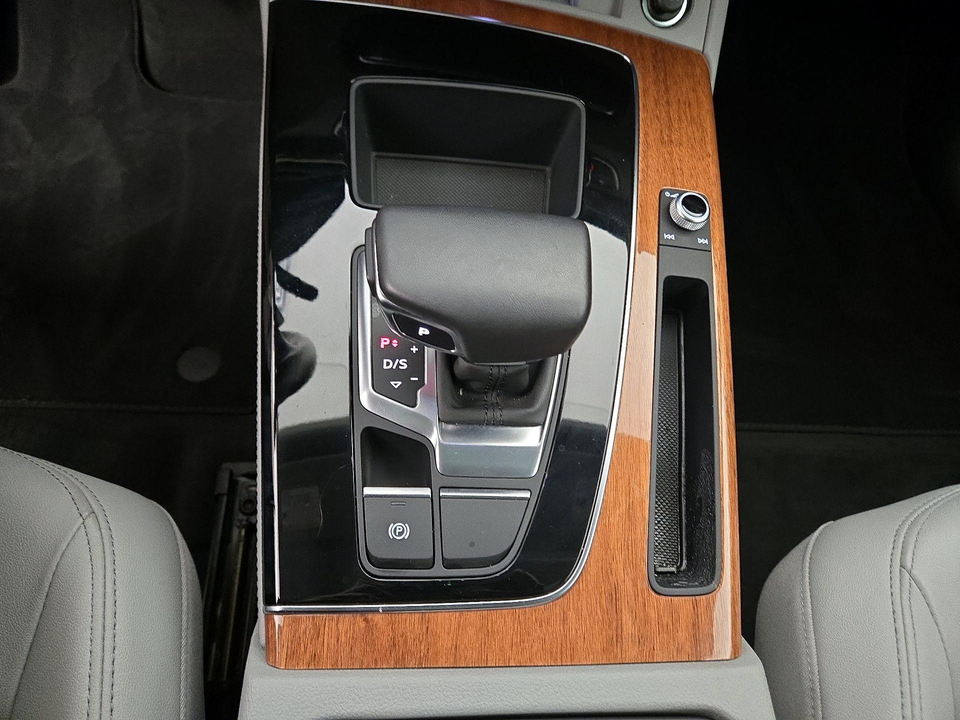 Thumbnail: 2022 Audi Q5 - 17