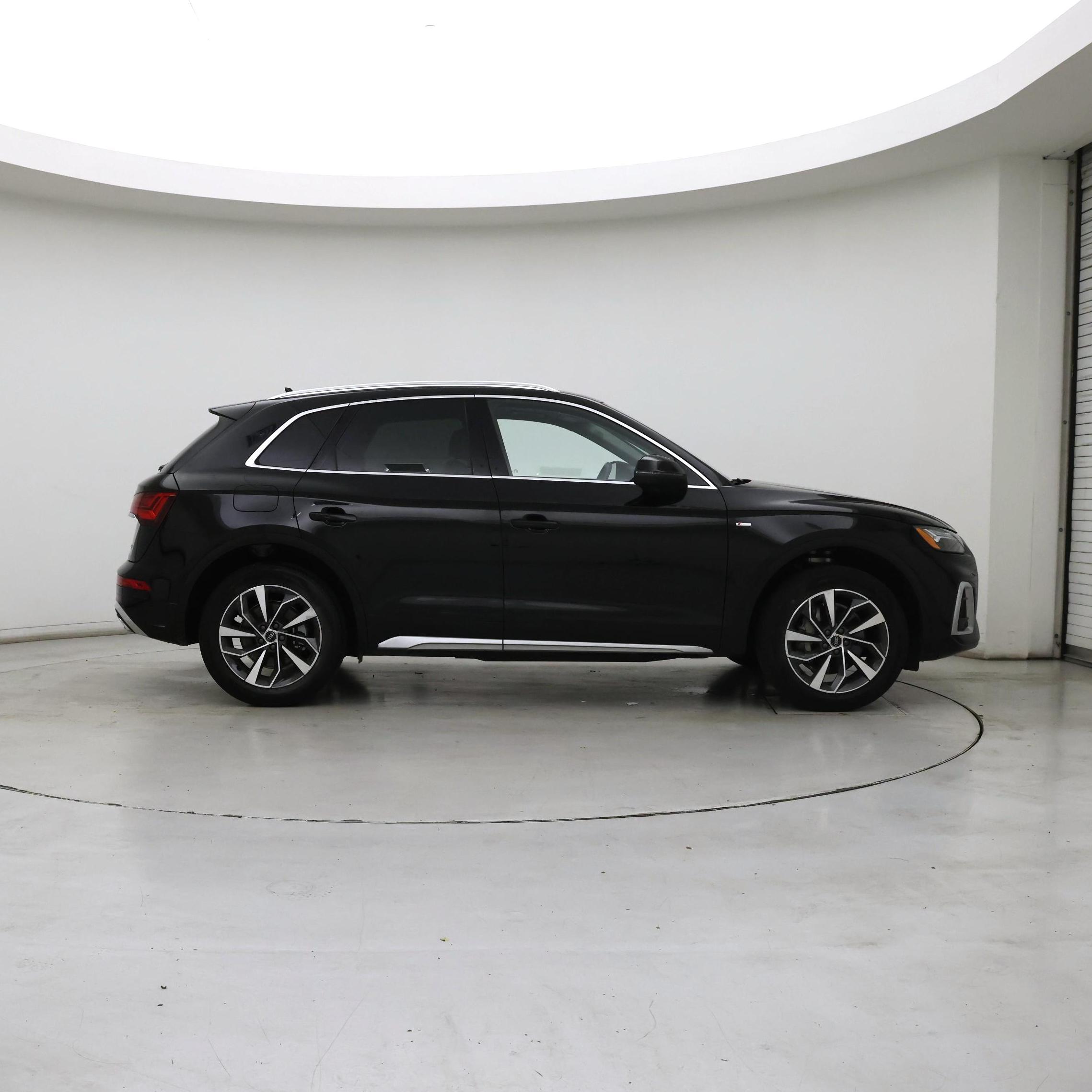 Thumbnail: 2022 Audi Q5 - 7