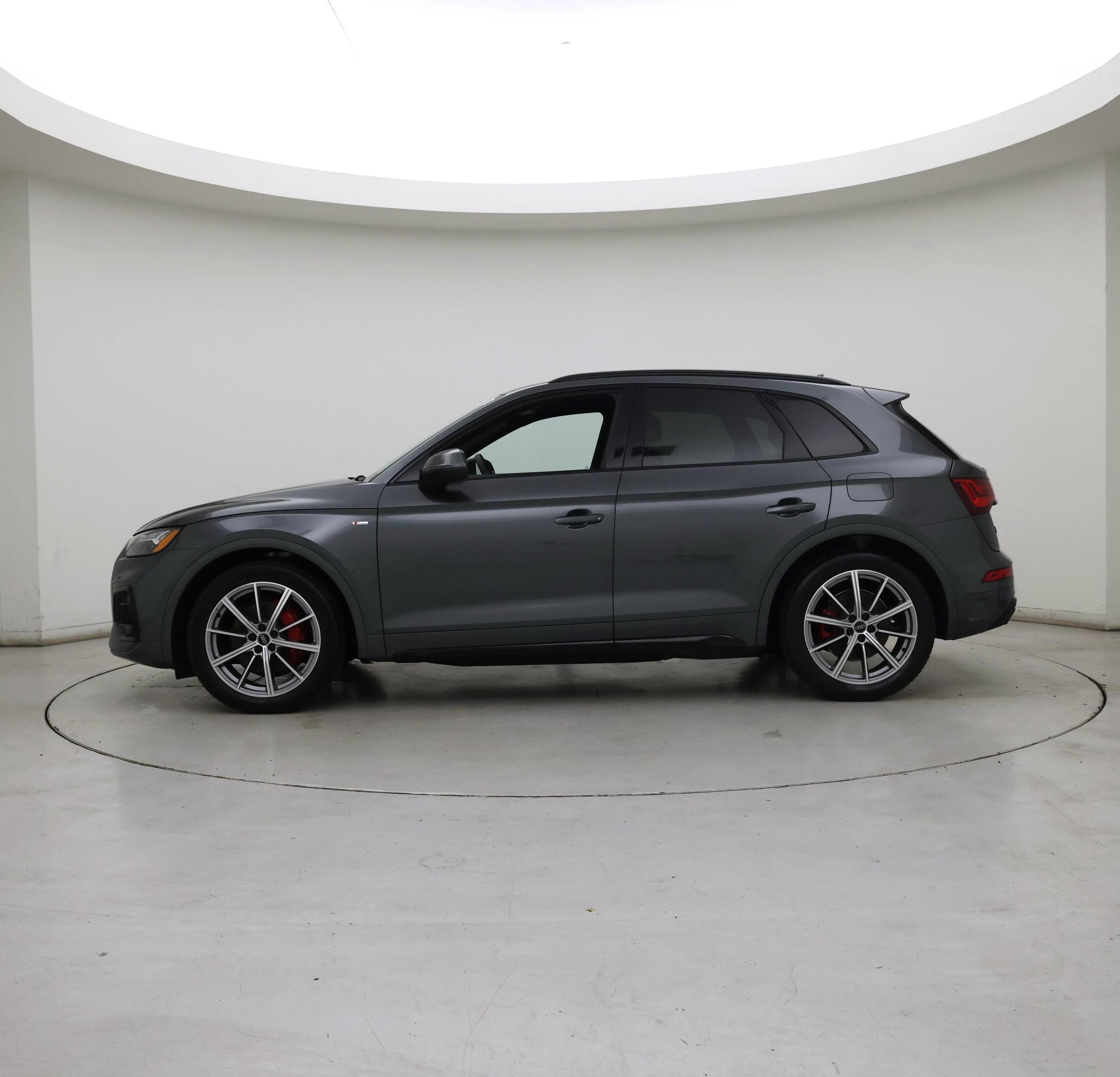 Thumbnail: 2024 Audi Q5 - 3