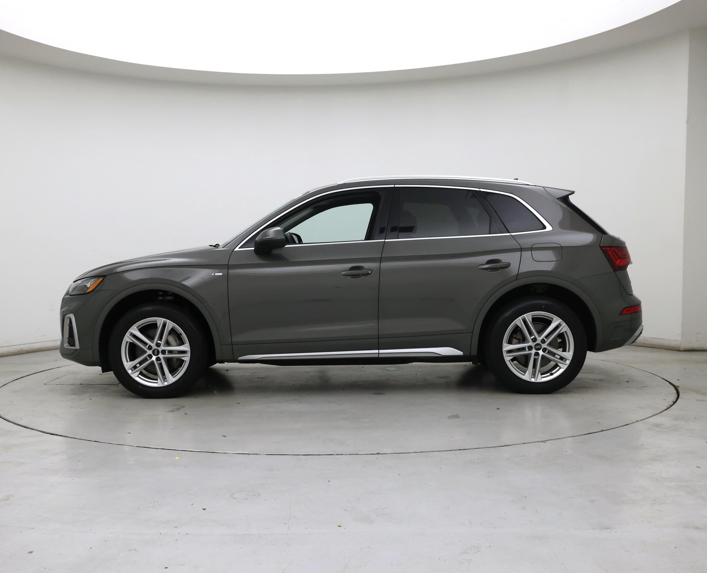 Thumbnail: 2023 Audi Q5 - 3