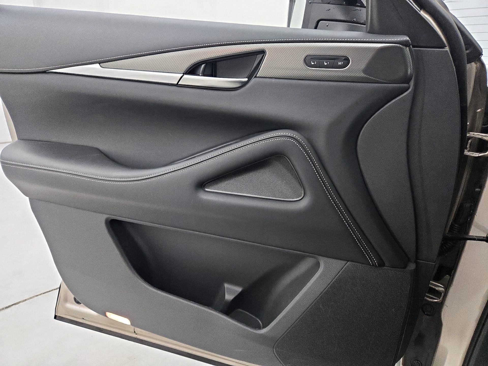 Thumbnail: 2023 INFINITI QX60 - 12