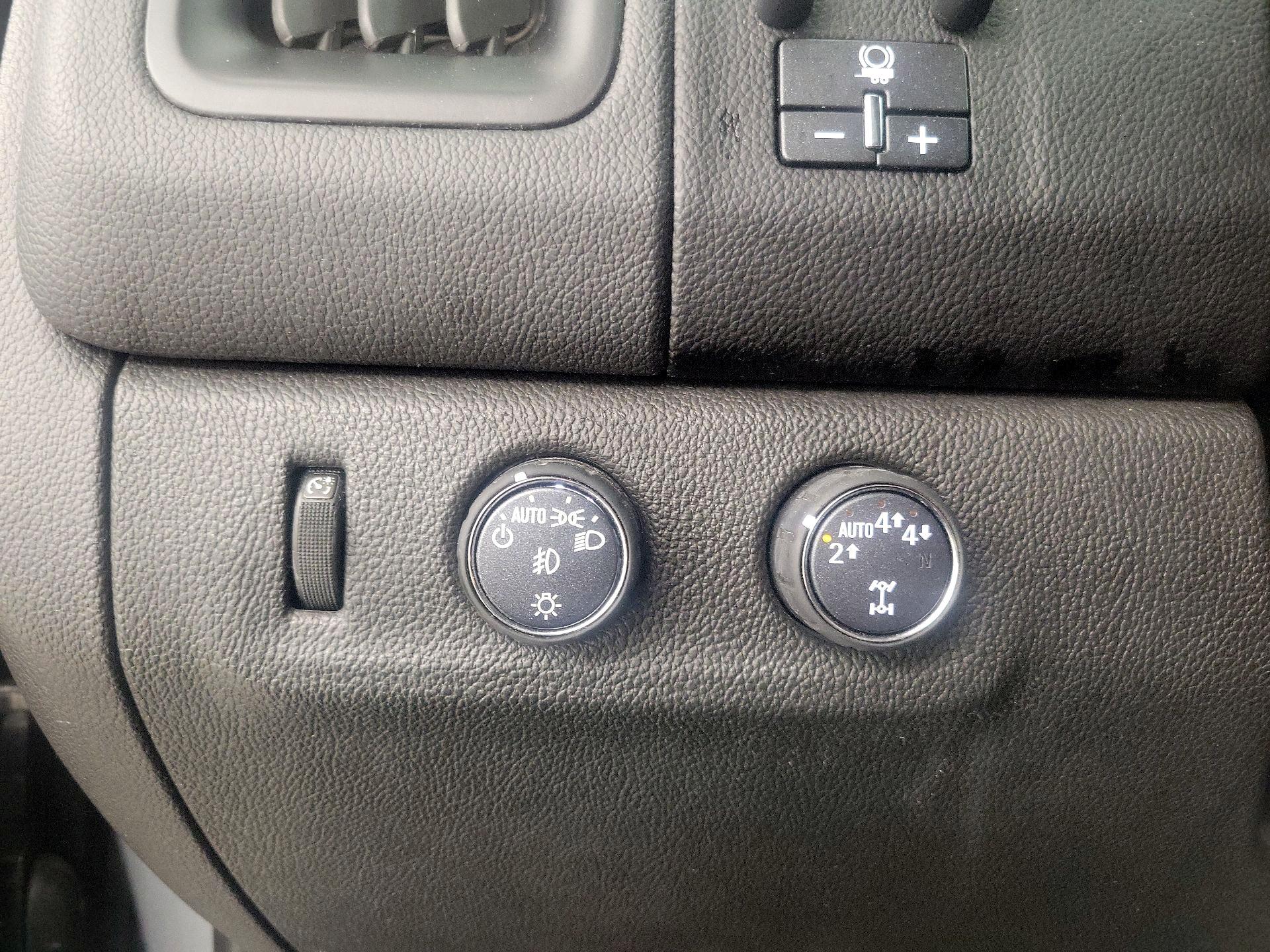 Thumbnail: 2022 Chevrolet Colorado - 13