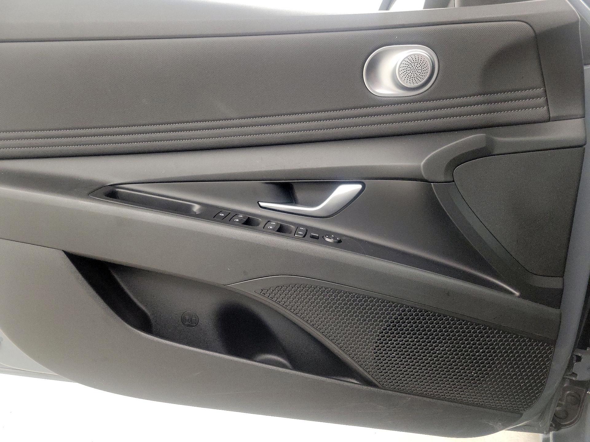 Thumbnail: 2023 Hyundai Elantra - 12