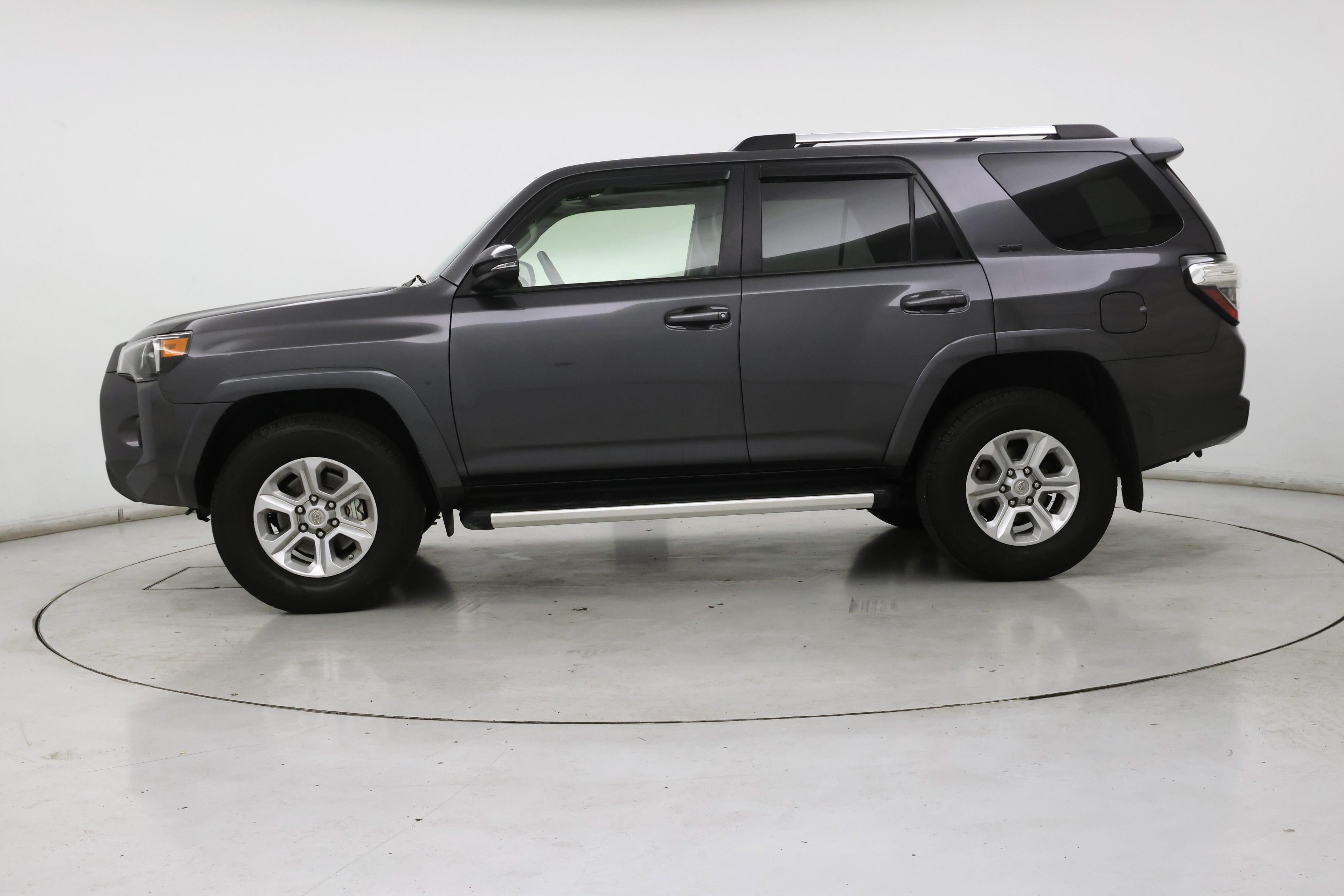 Thumbnail: 2020 Toyota 4Runner - 3