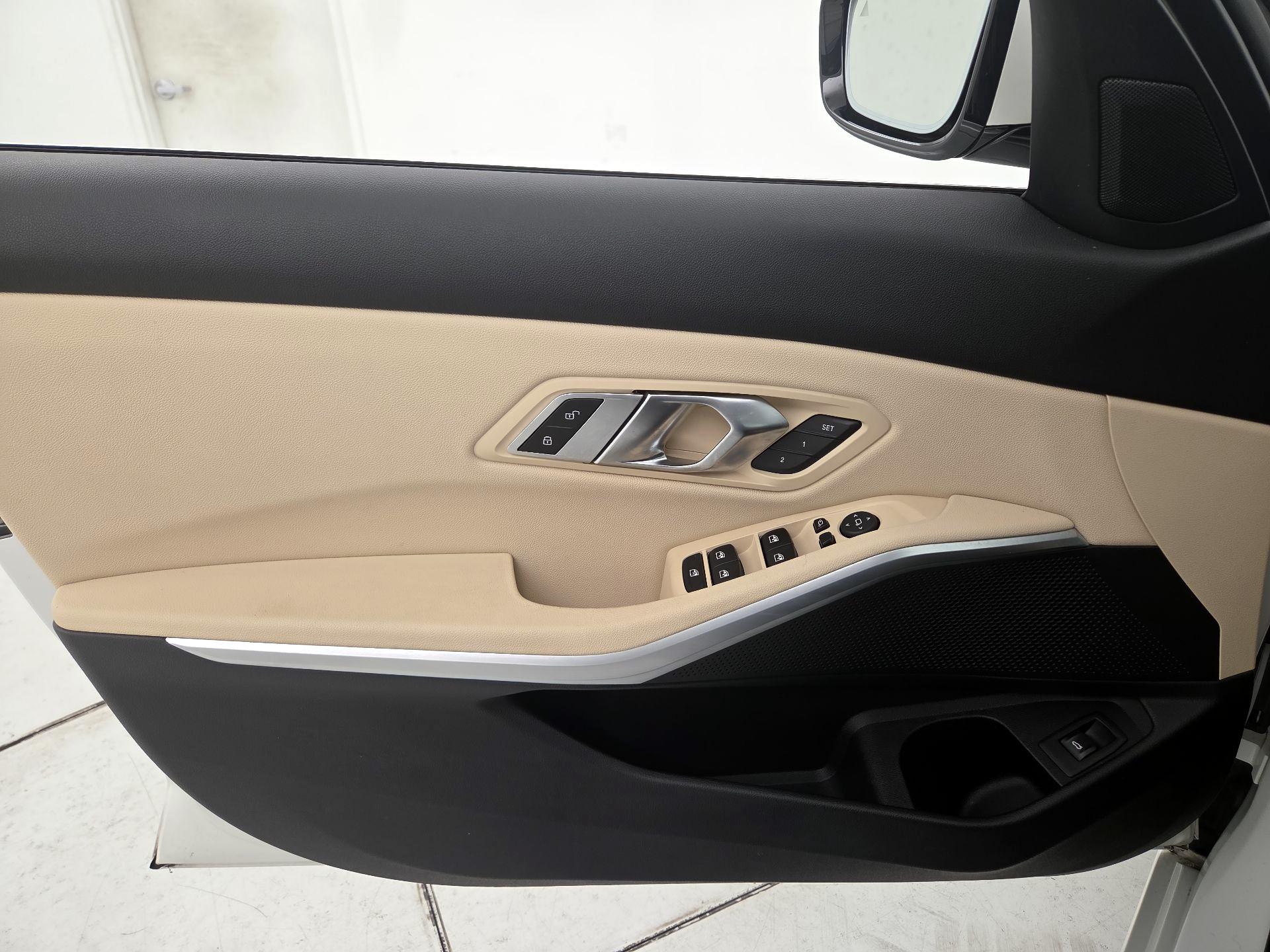 Thumbnail: 2020 BMW 3 Series - 12