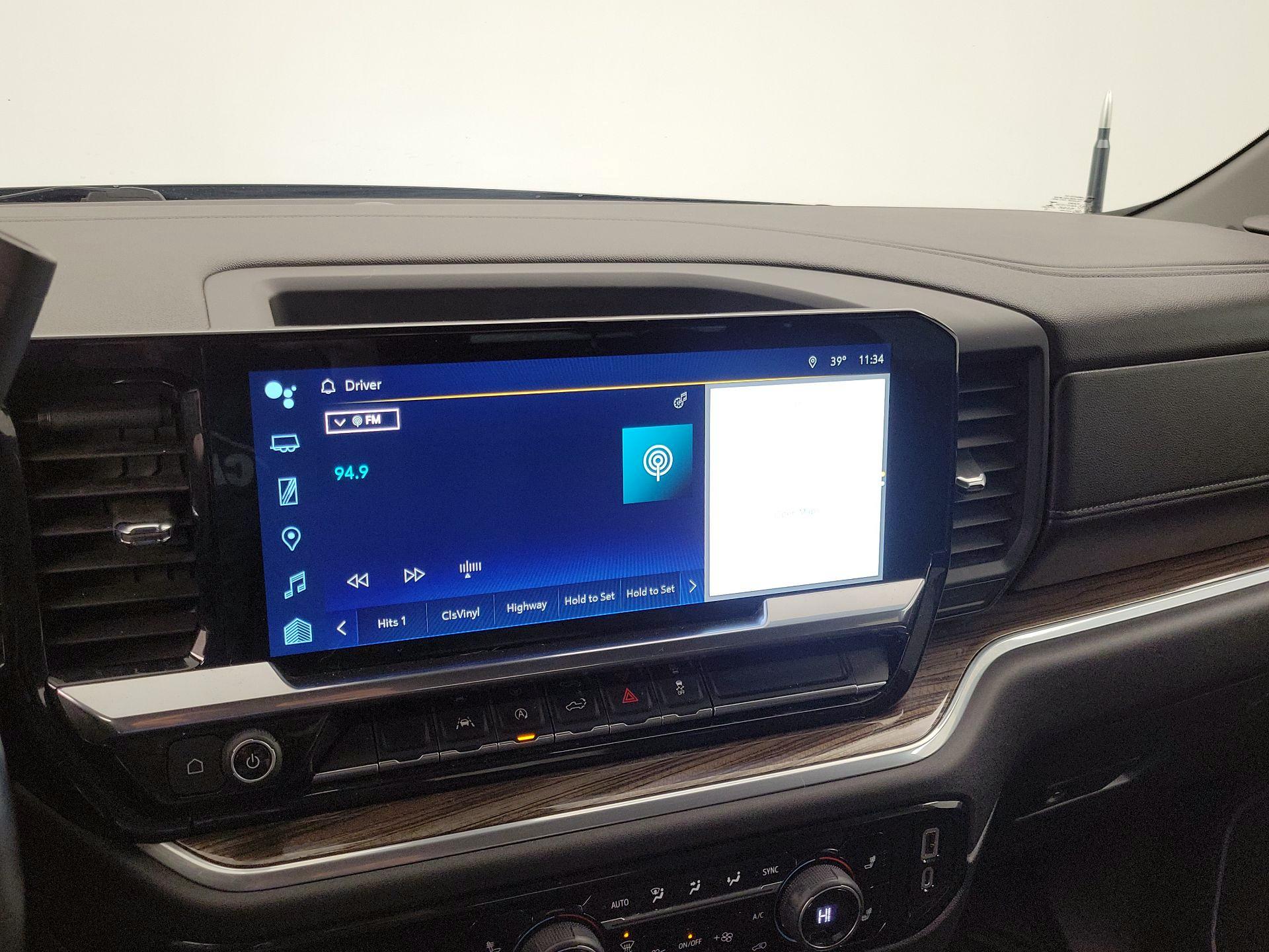 Thumbnail: 2022 Chevrolet Silverado 1500 - 16