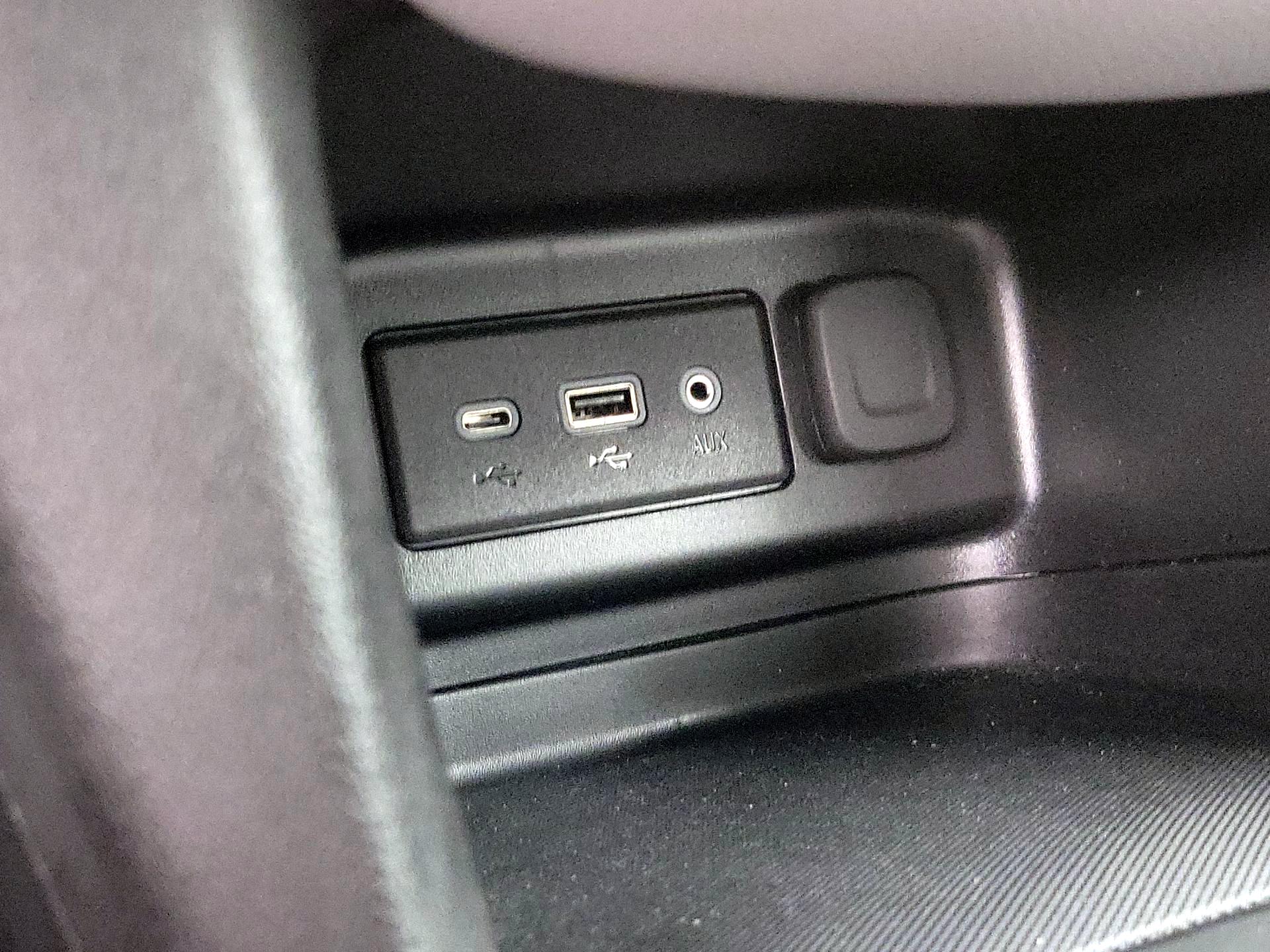 Thumbnail: 2023 Chevrolet Equinox - 18