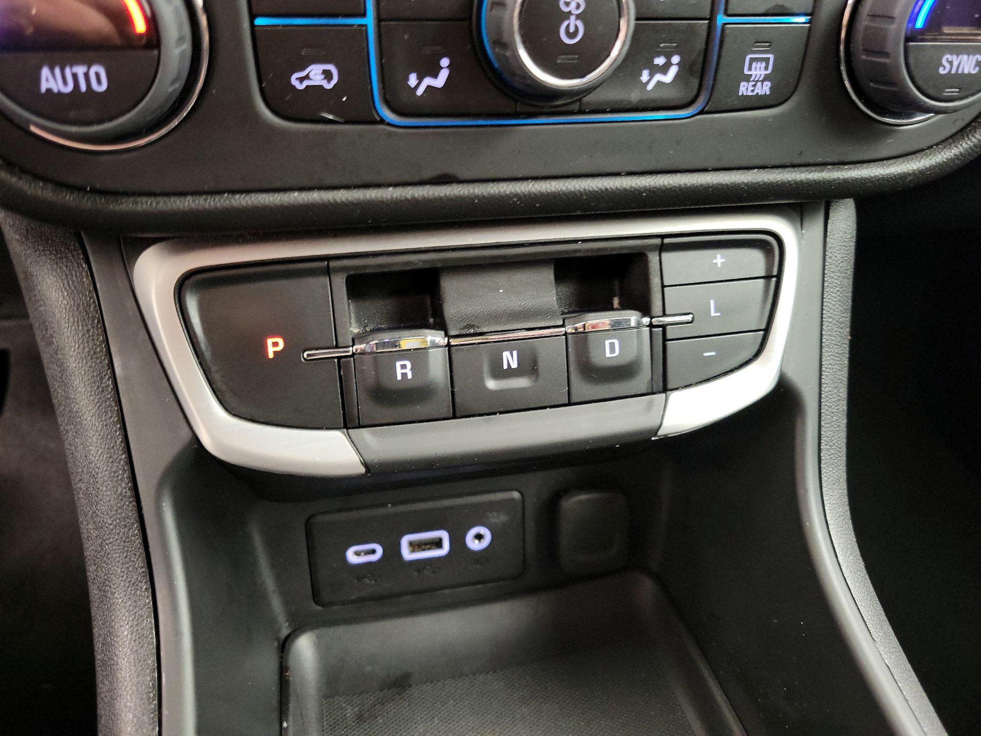 Thumbnail: 2022 GMC Terrain - 17