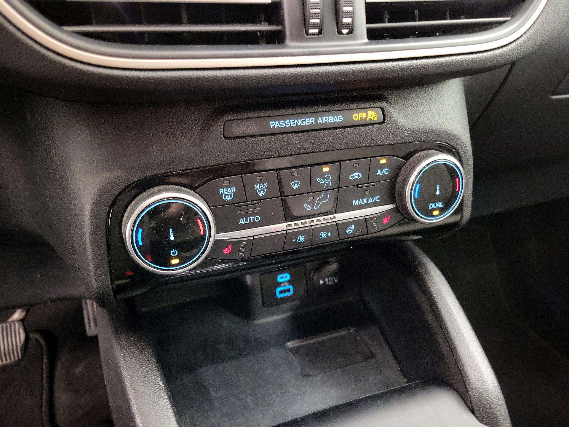 Thumbnail: 2022 Ford Escape - 16