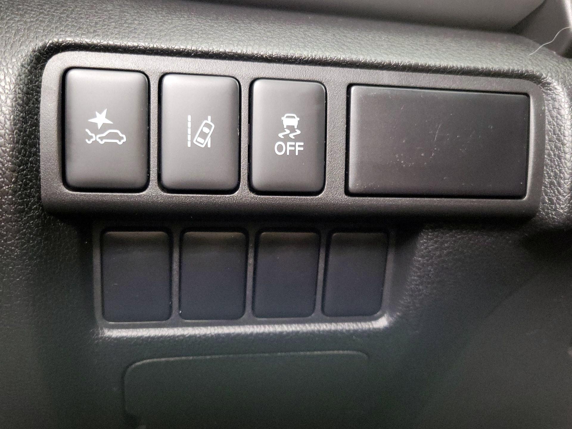 Thumbnail: 2023 Mitsubishi Eclipse Cross - 13