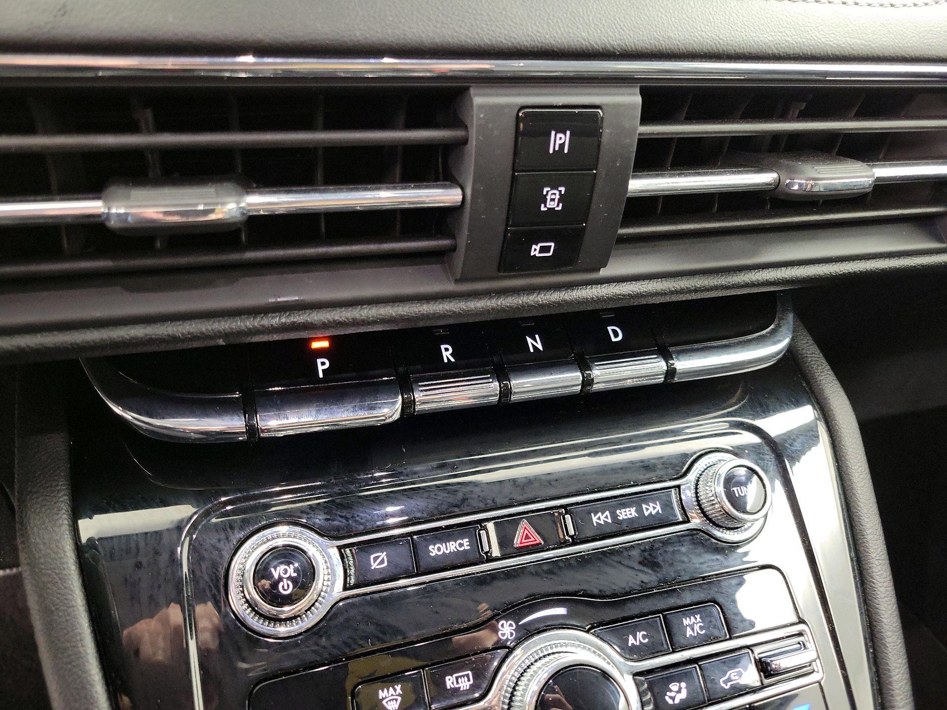 Thumbnail: 2022 Lincoln Corsair - 17