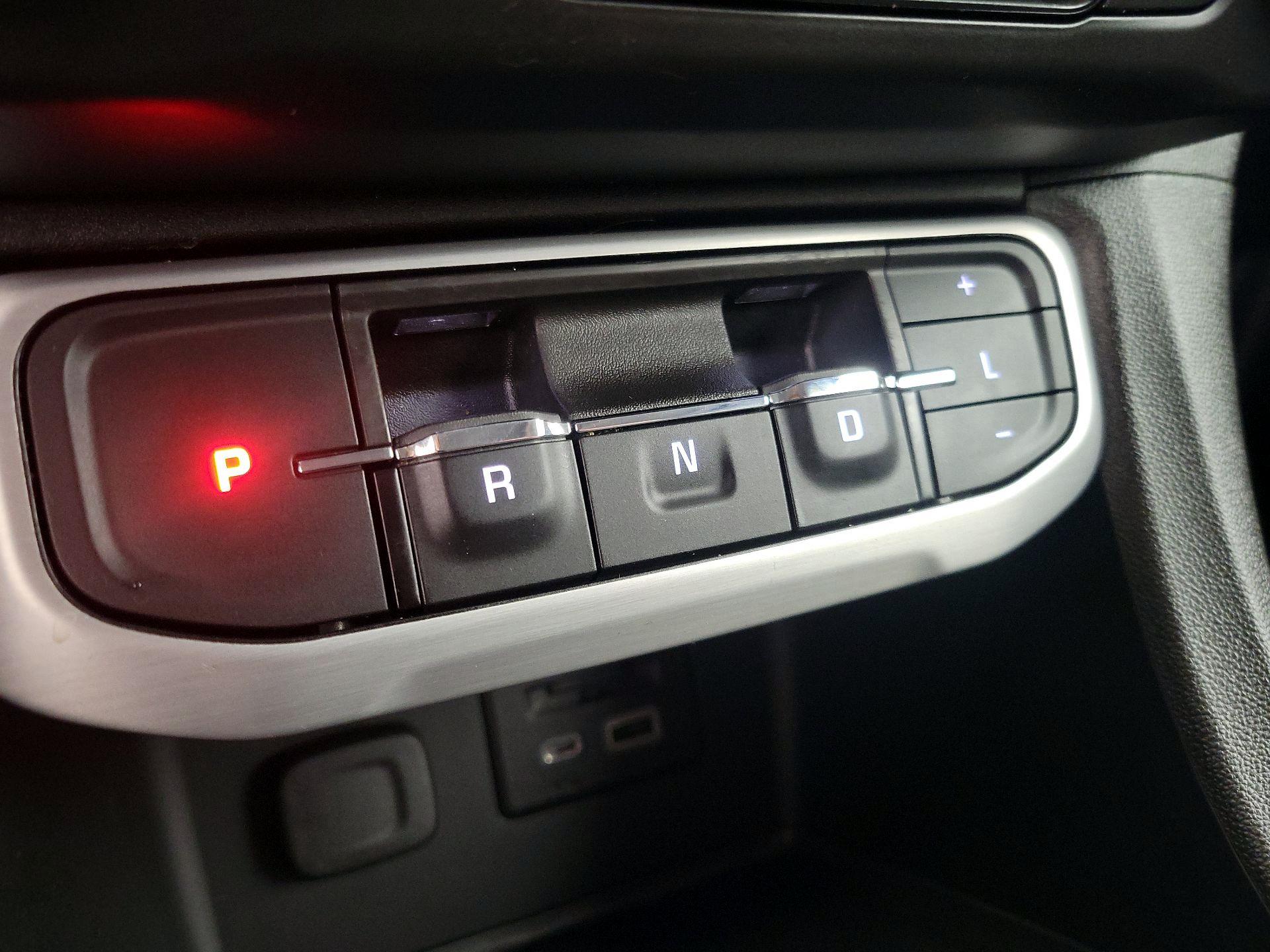 Thumbnail: 2023 GMC Acadia - 18