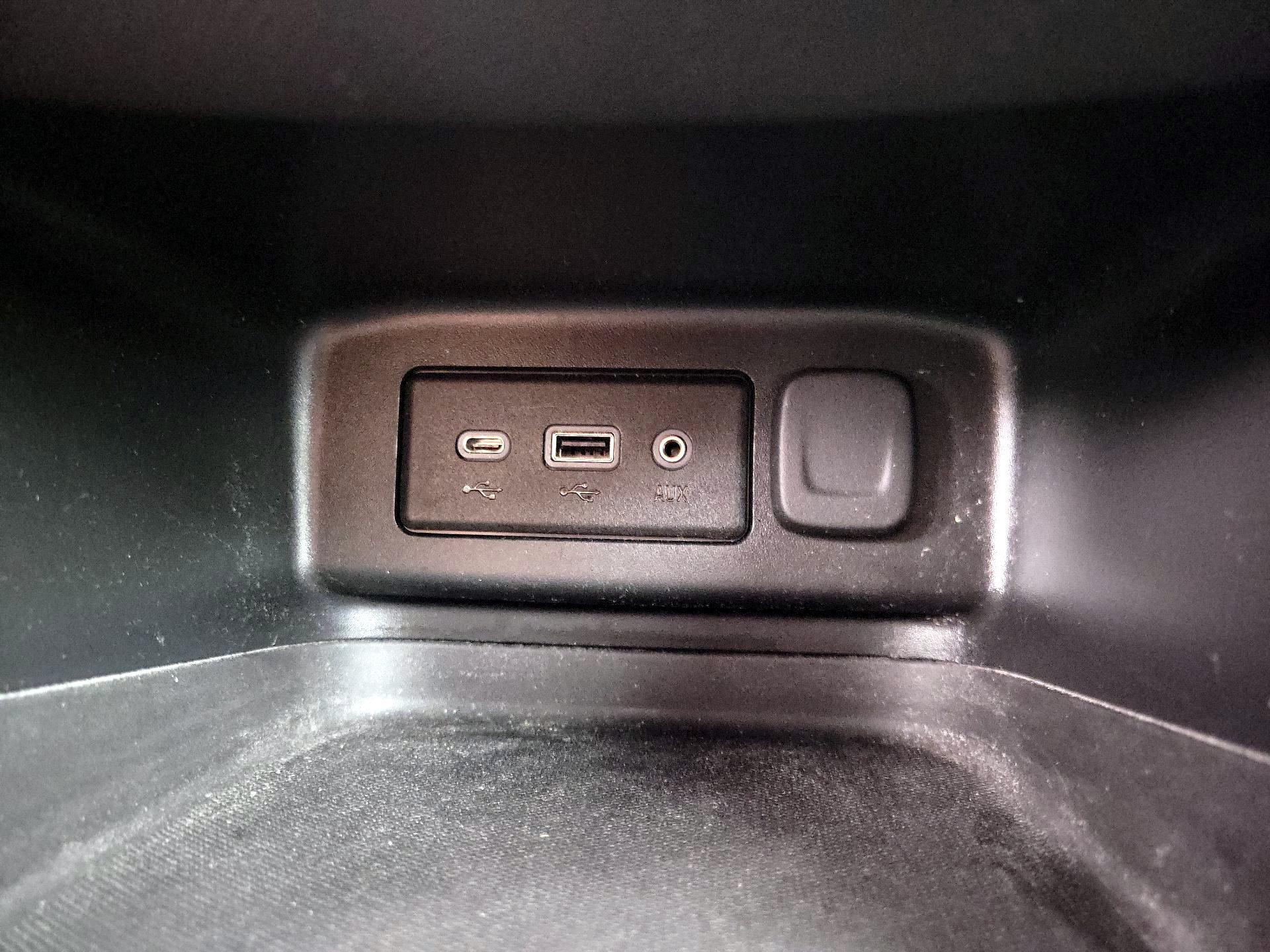 Thumbnail: 2022 Chevrolet Equinox - 18