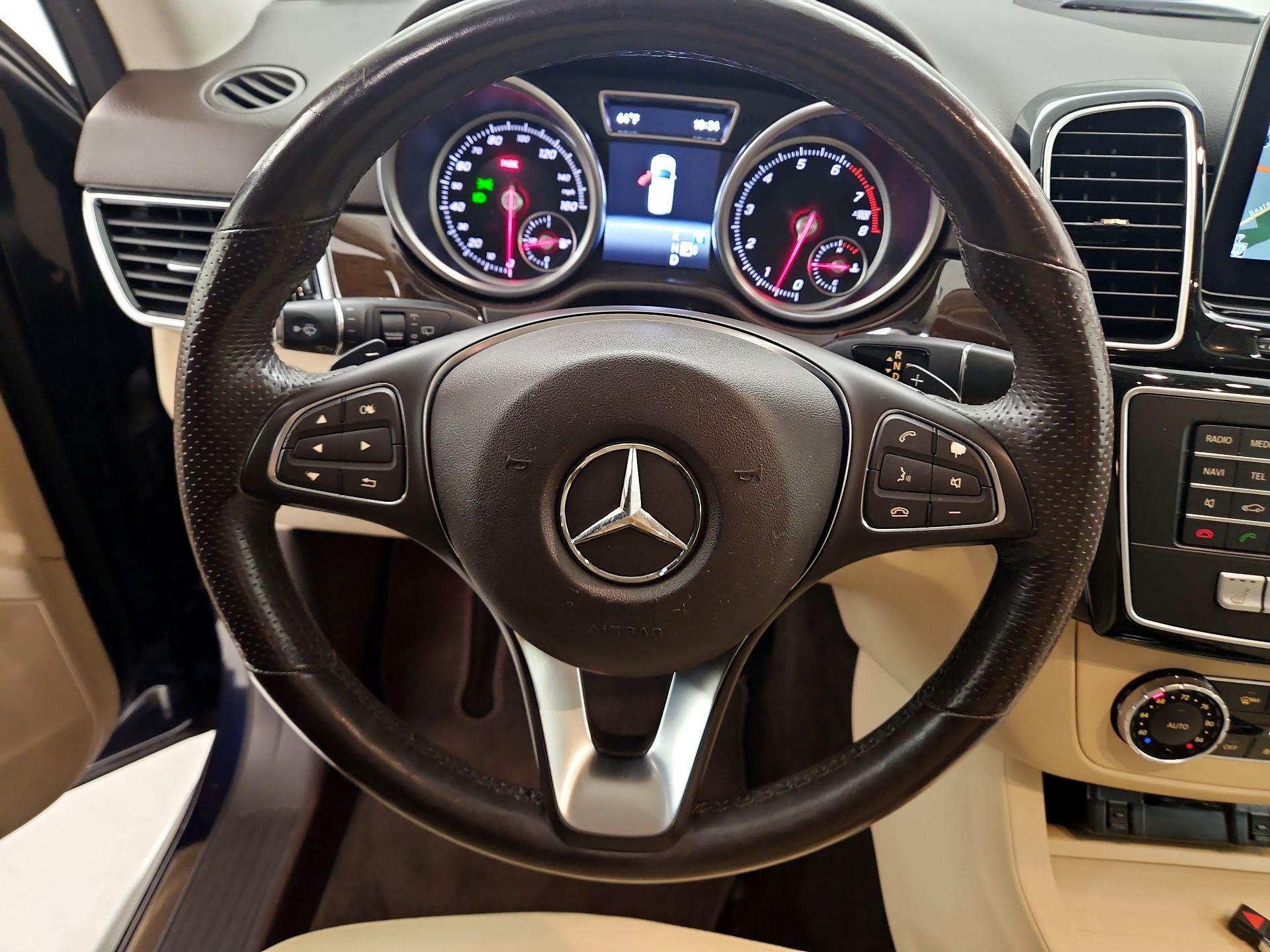 Thumbnail: 2017 Mercedes-Benz GLE - 10