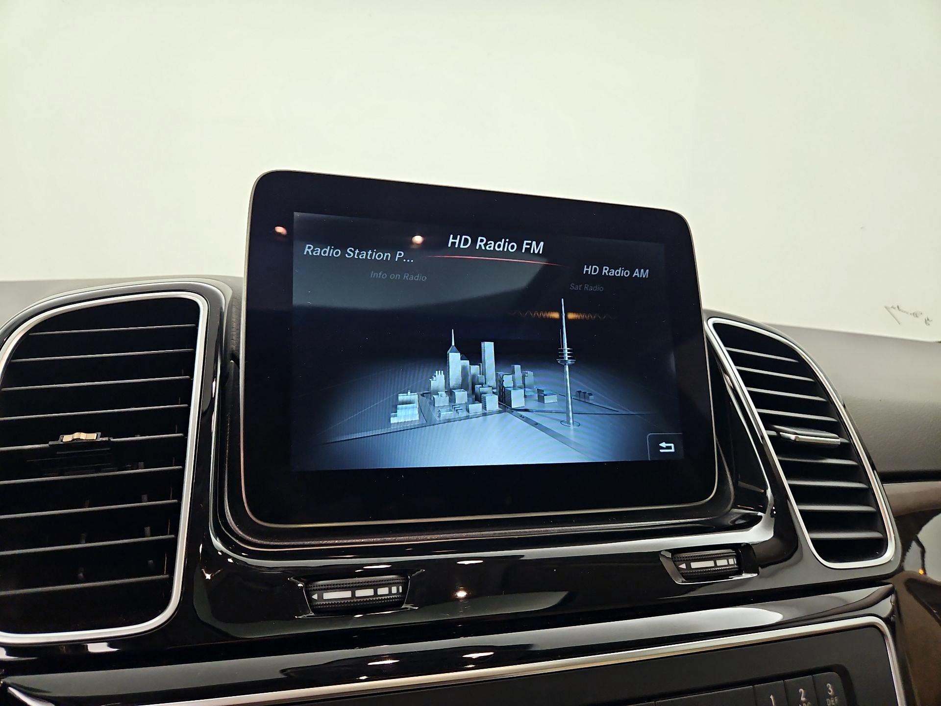 Thumbnail: 2017 Mercedes-Benz GLE - 16