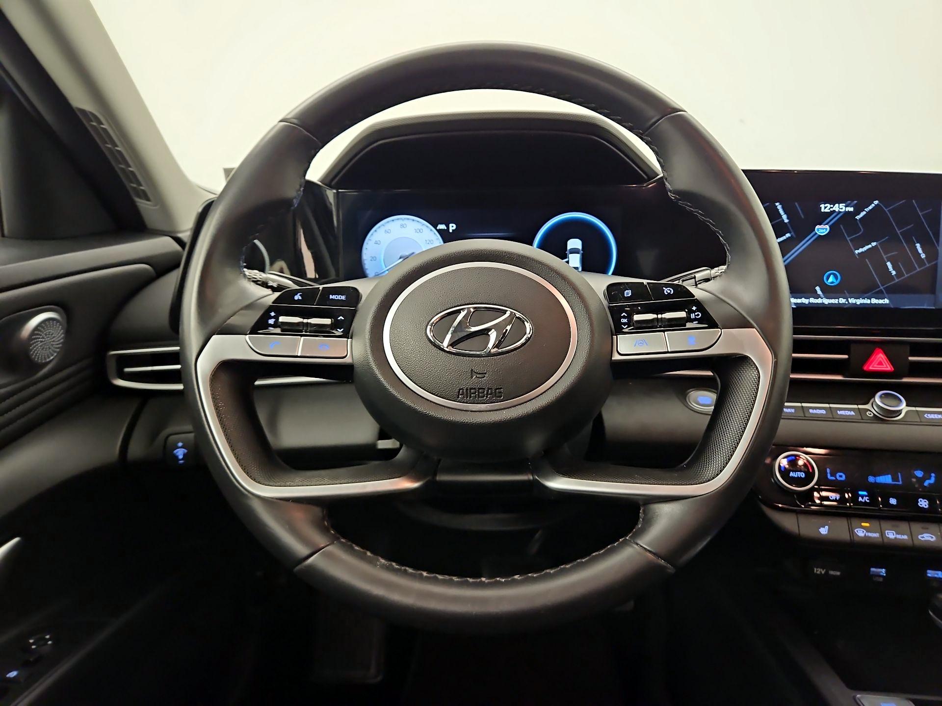 Thumbnail: 2023 Hyundai Elantra - 10