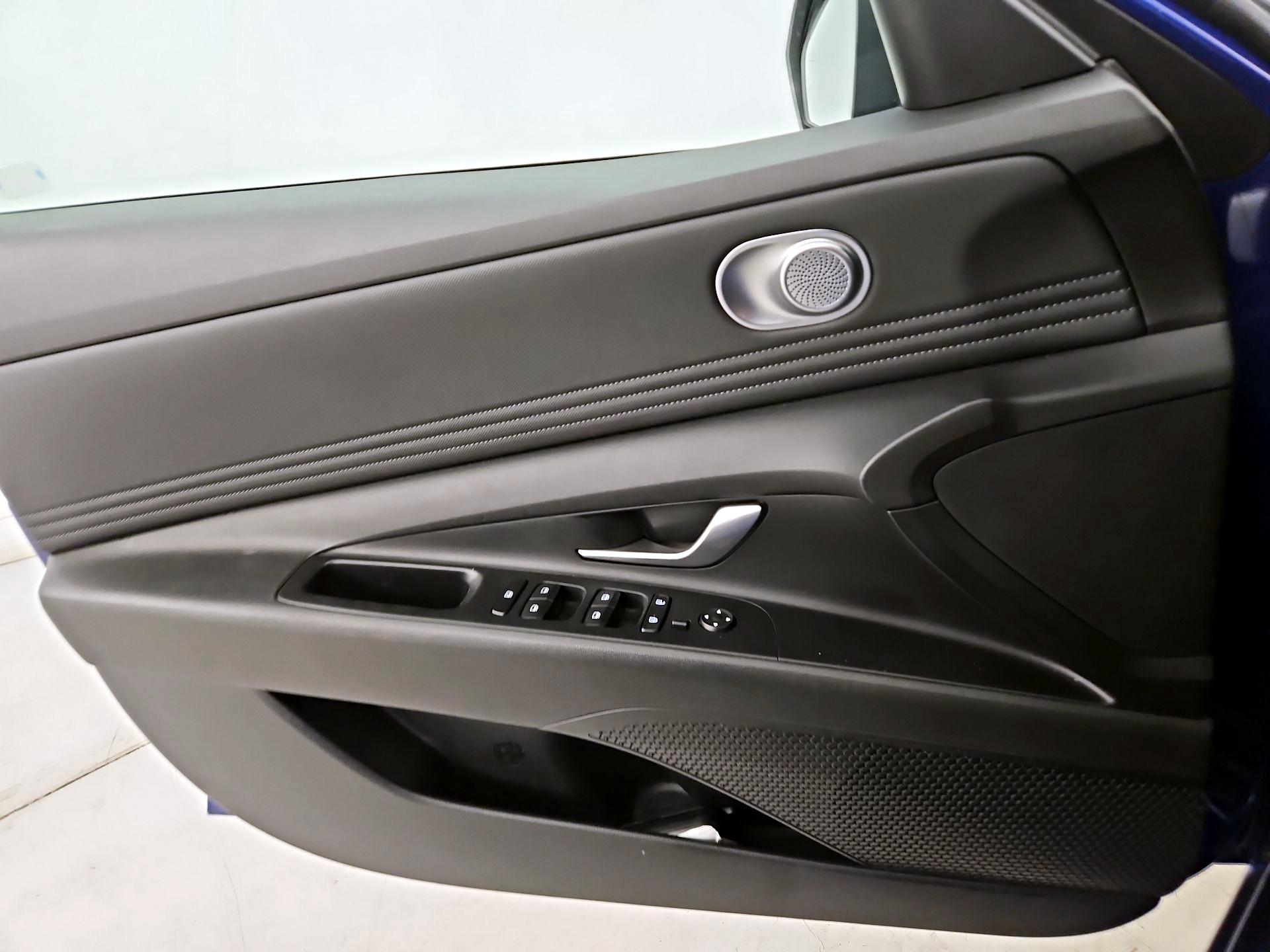 Thumbnail: 2023 Hyundai Elantra - 12