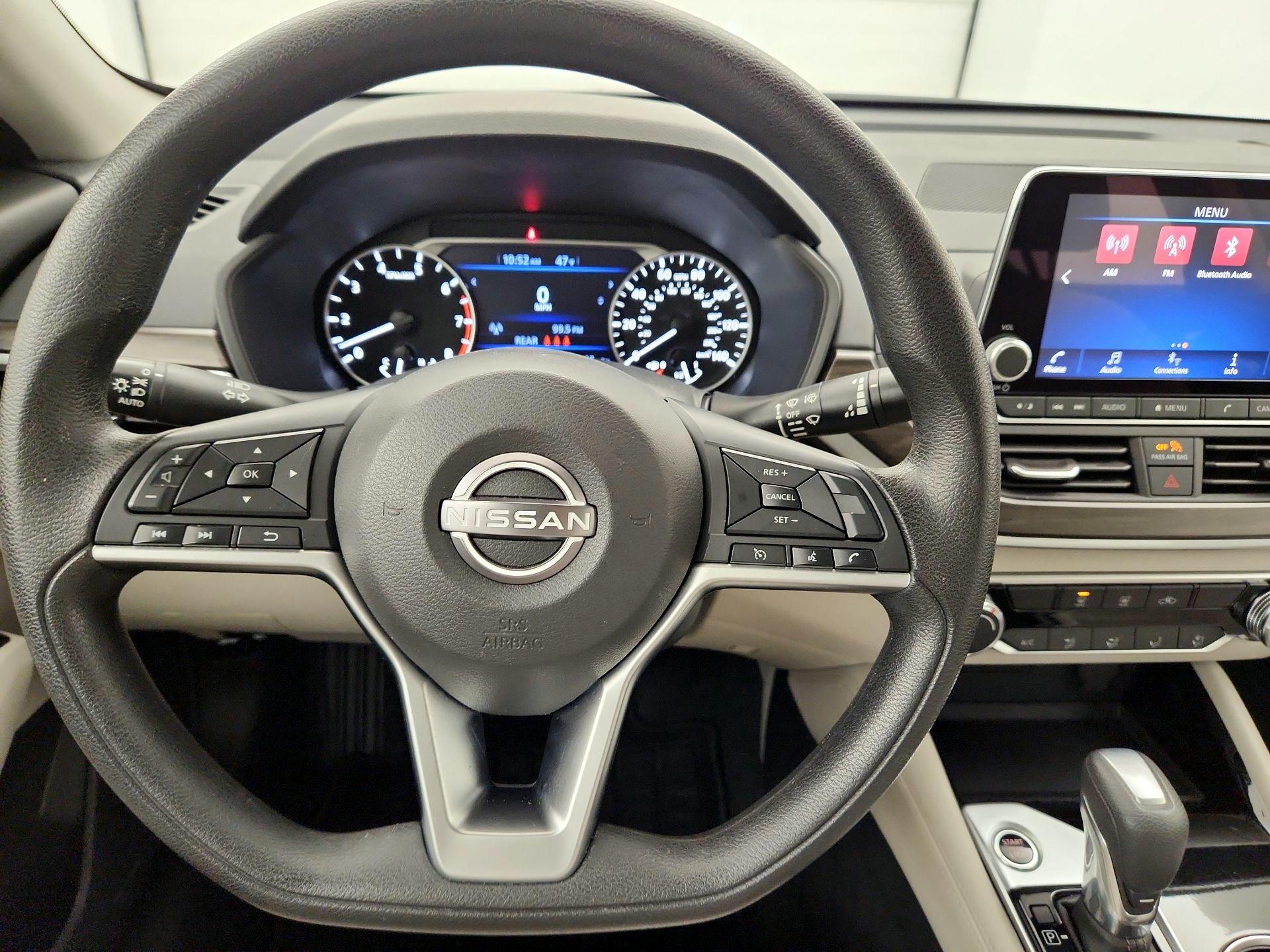 Thumbnail: 2023 Nissan Altima - 10