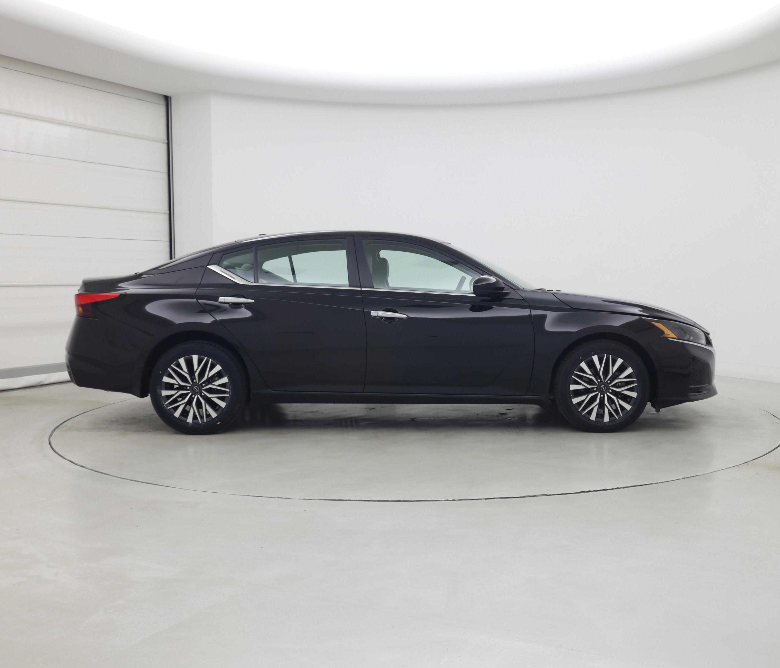 Thumbnail: 2023 Nissan Altima - 7