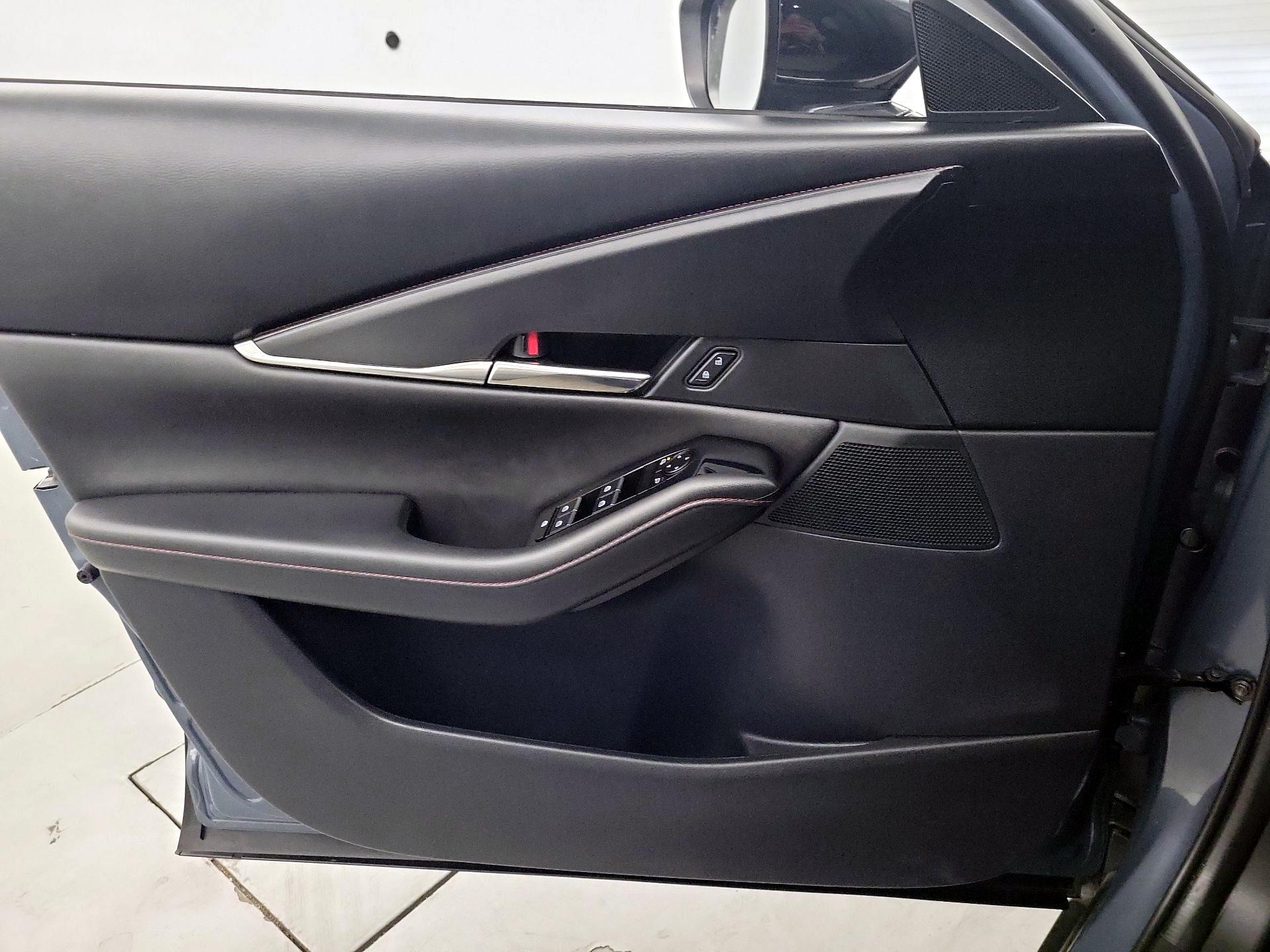 Thumbnail: 2023 Mazda CX-30 - 10