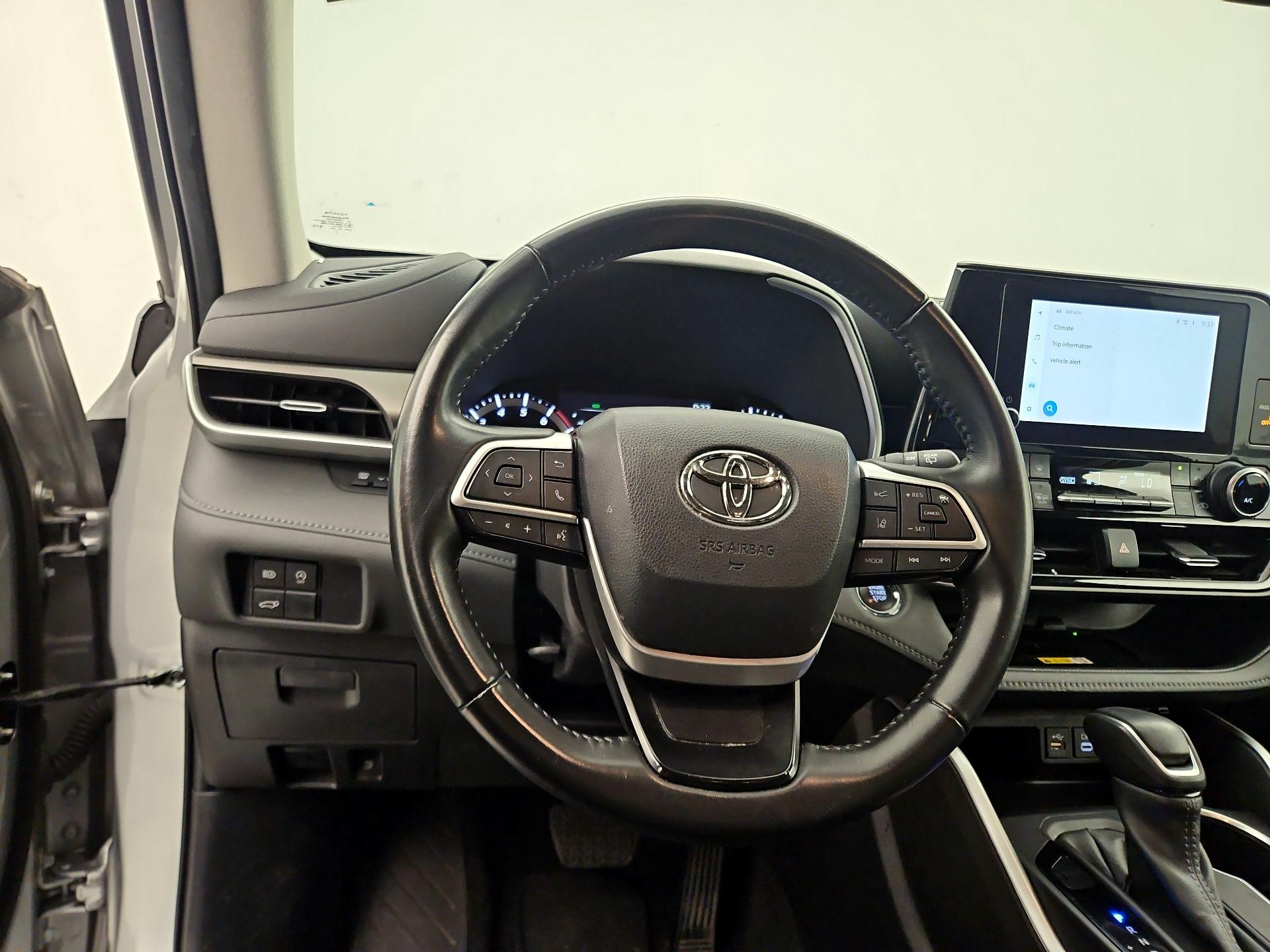 Thumbnail: 2023 Toyota Highlander - 10