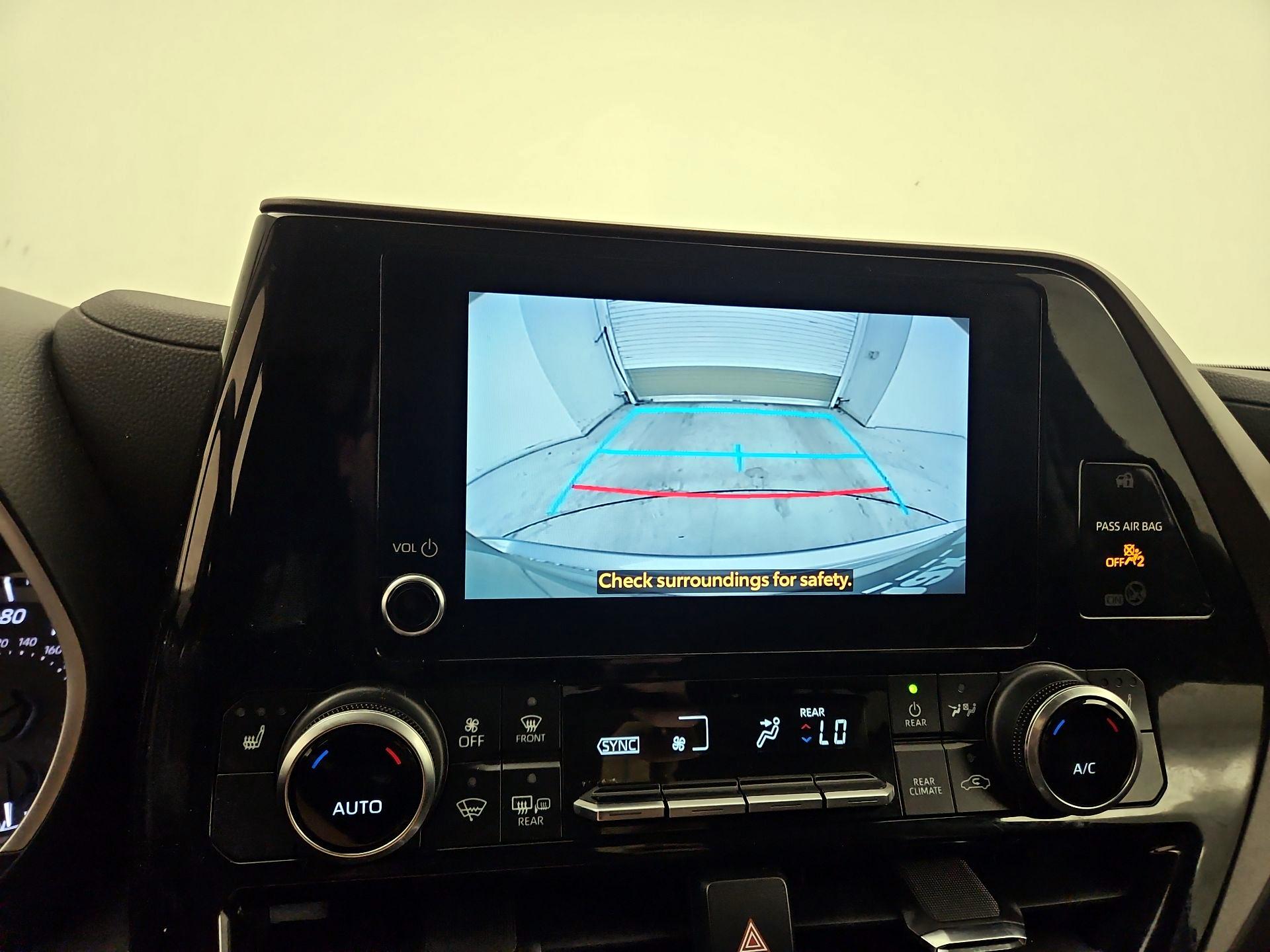 Thumbnail: 2023 Toyota Highlander - 14