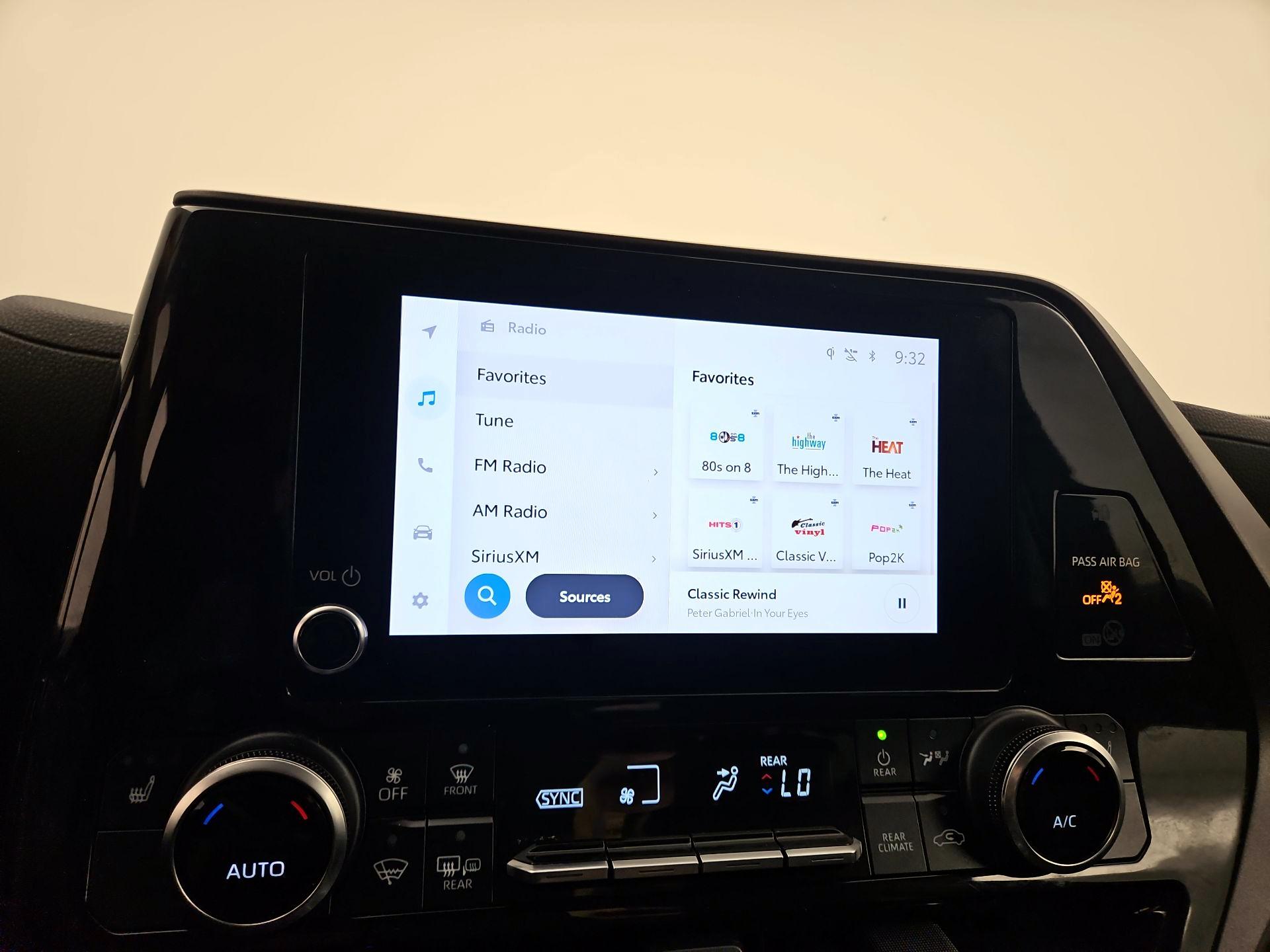 Thumbnail: 2023 Toyota Highlander - 15