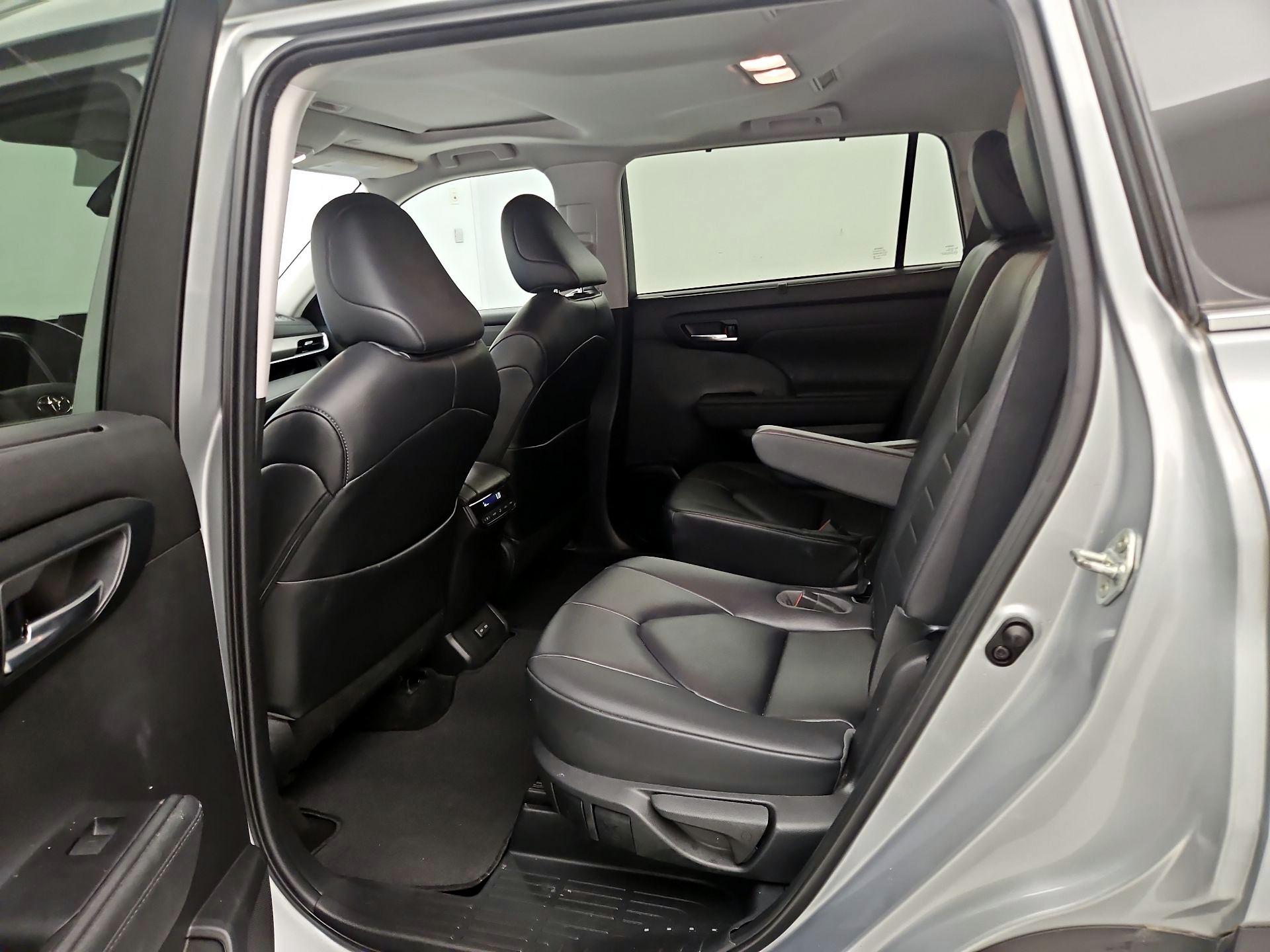 Thumbnail: 2023 Toyota Highlander - 20