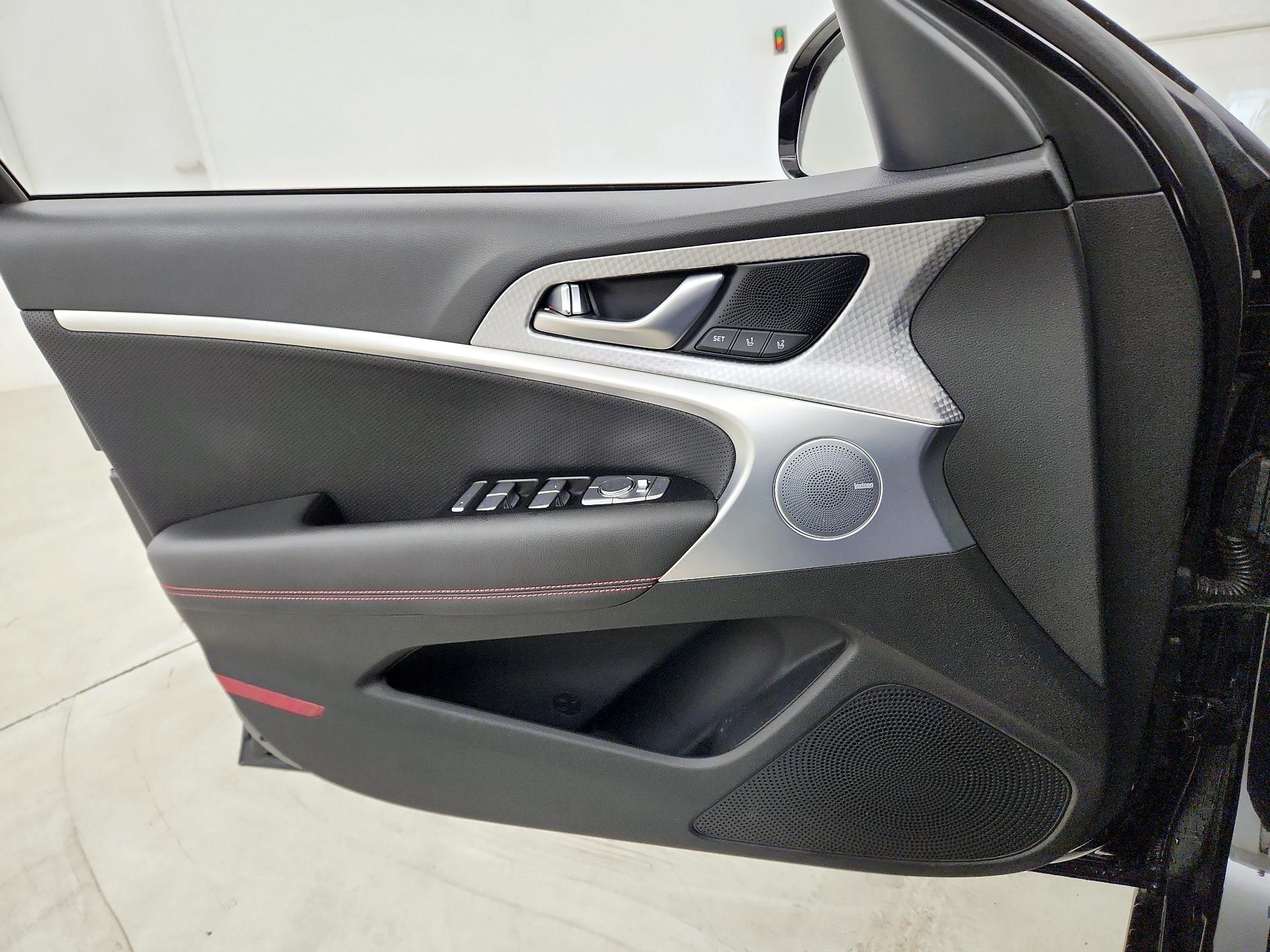 Thumbnail: 2023 Genesis G70 - 12