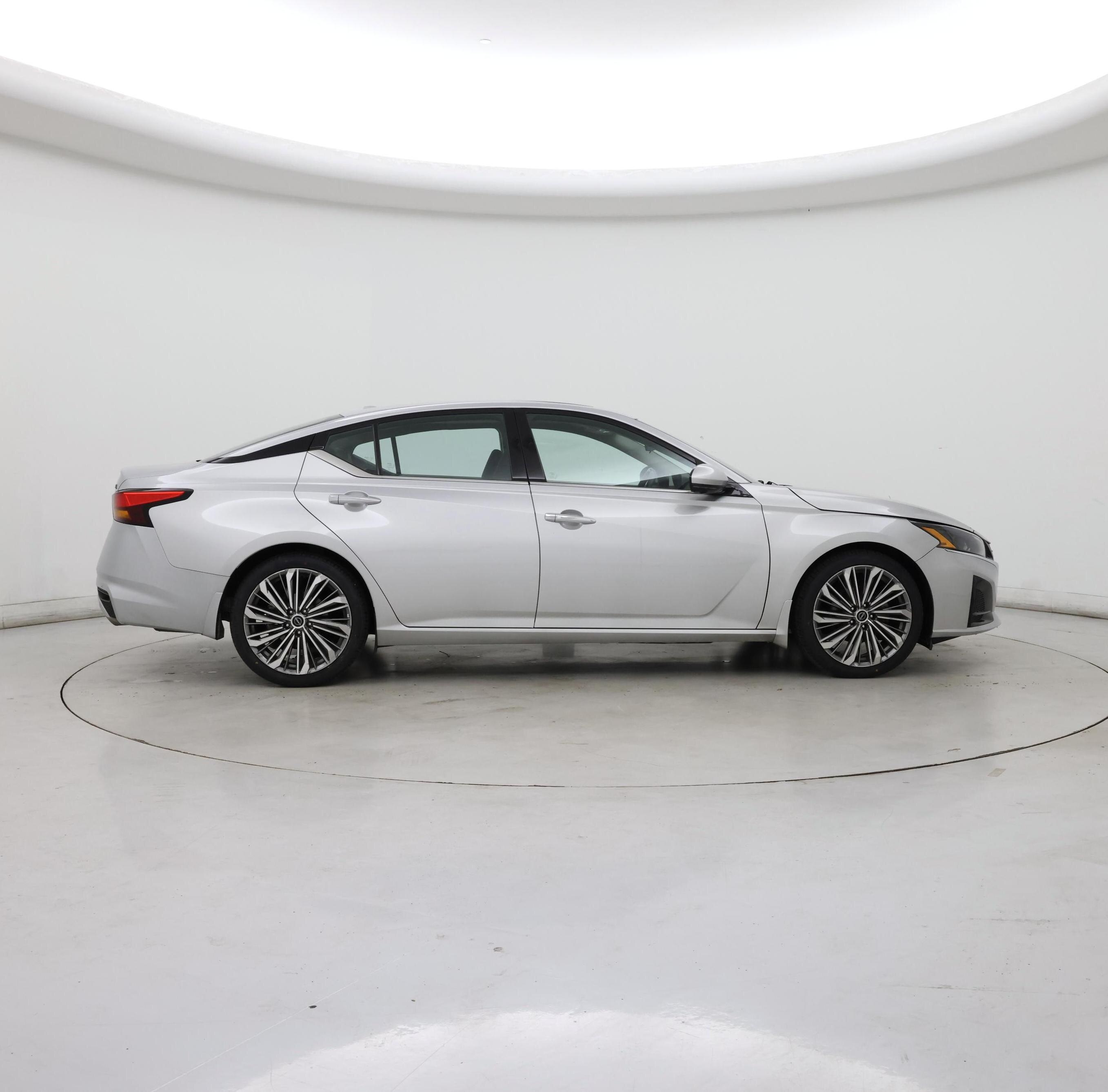 Thumbnail: 2023 Nissan Altima - 7